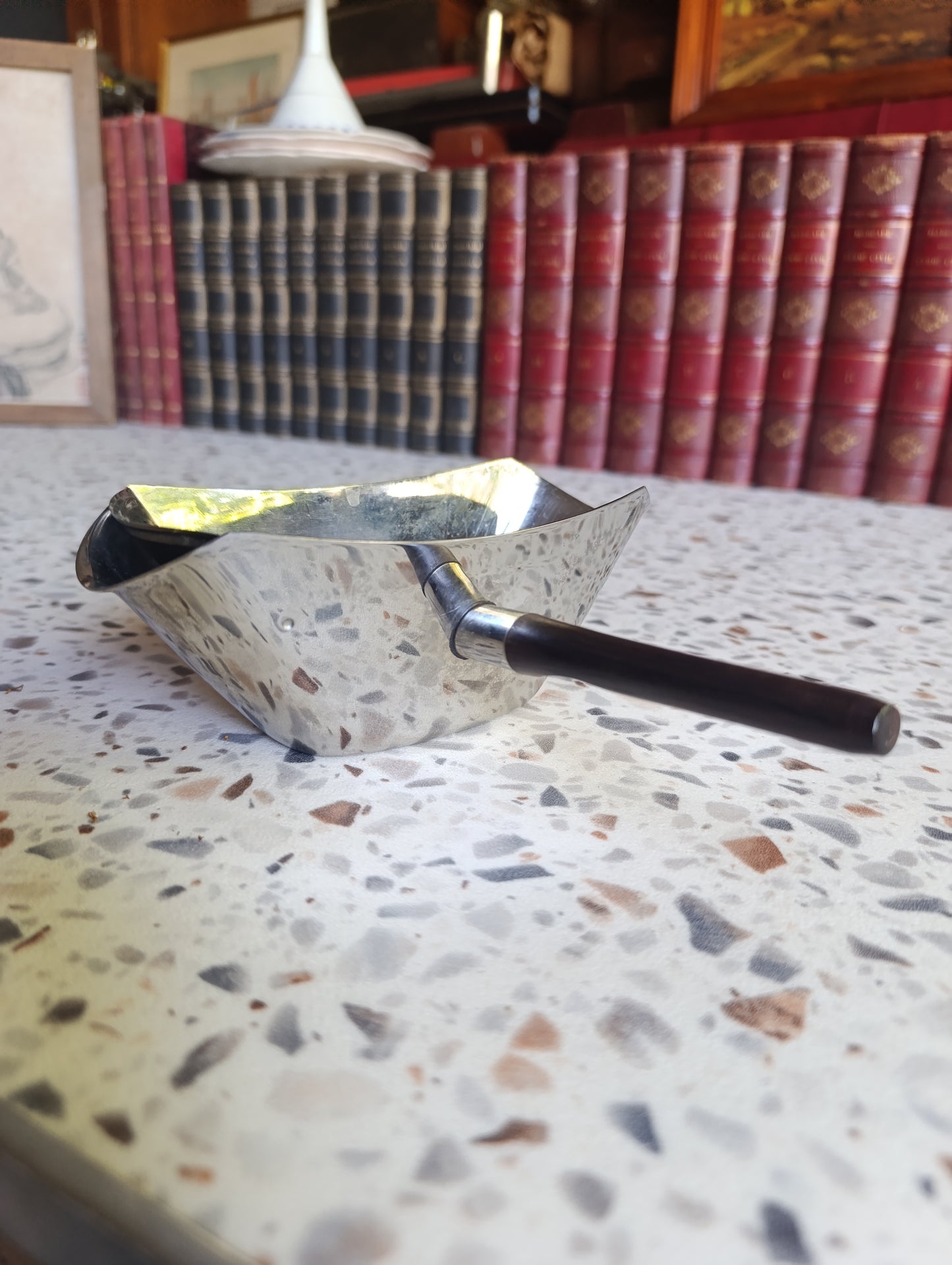 Saucière vintage en inox avec manche effet bois