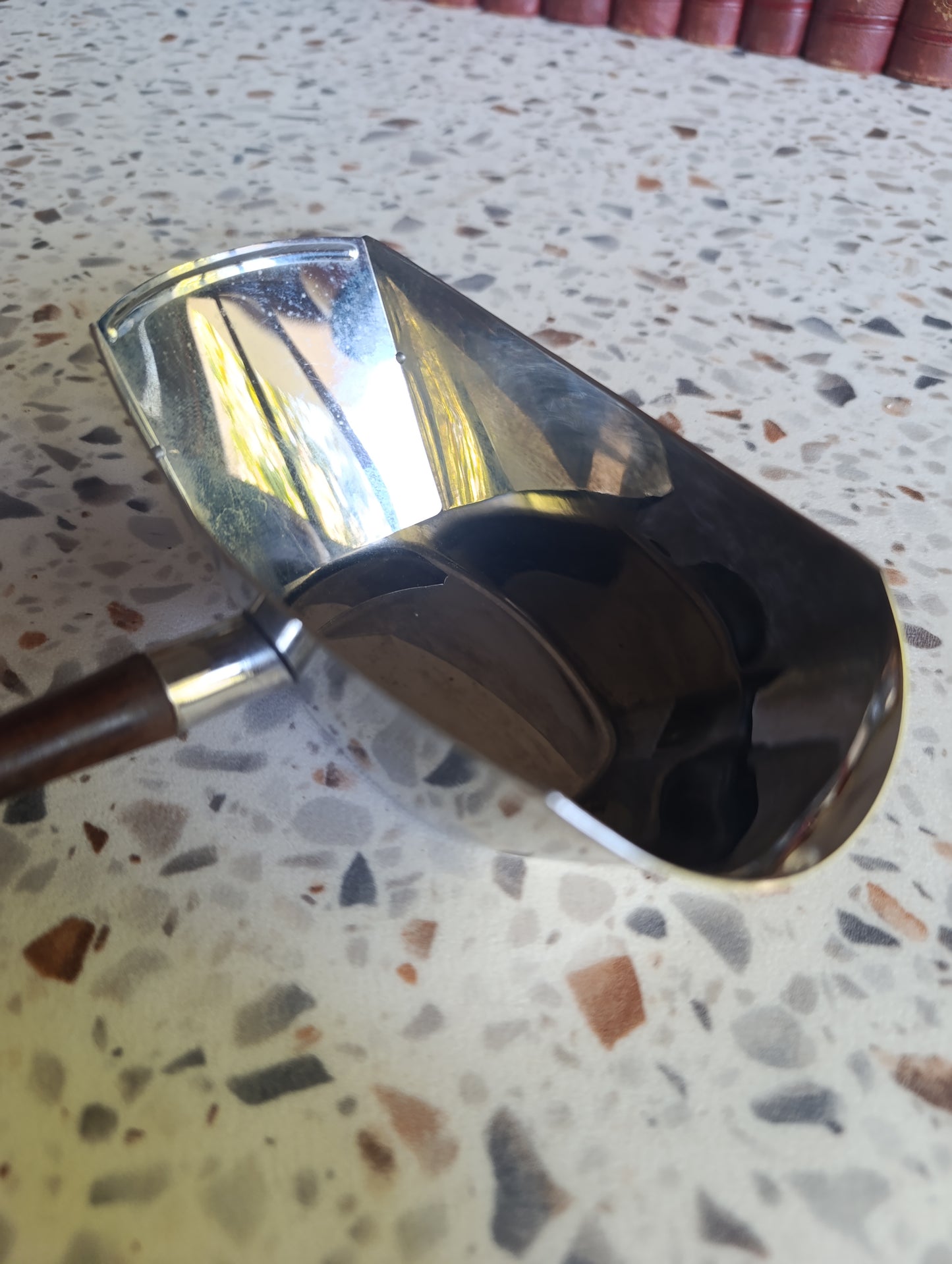 Saucière vintage en inox avec manche effet bois