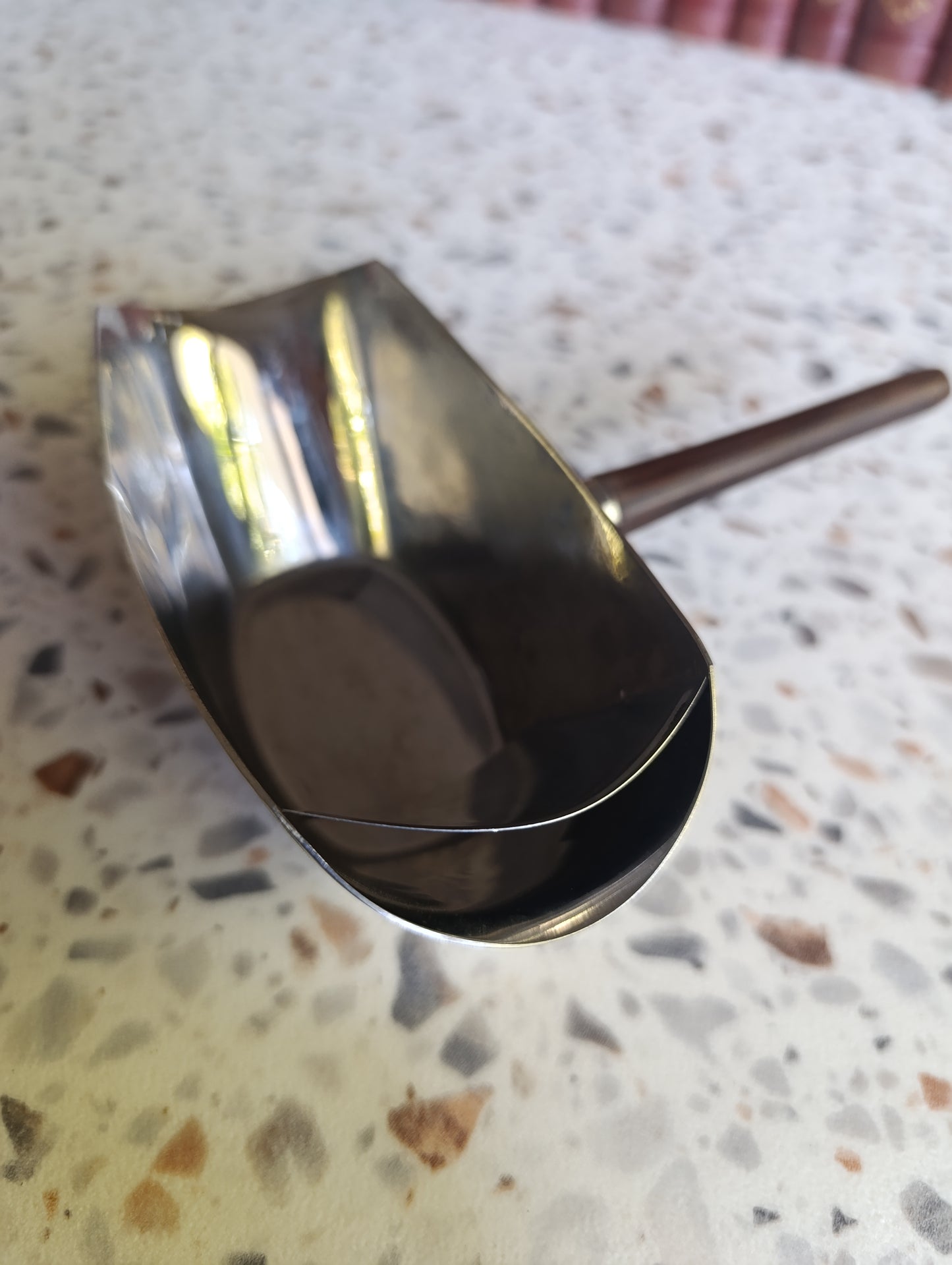 Saucière vintage en inox avec manche effet bois
