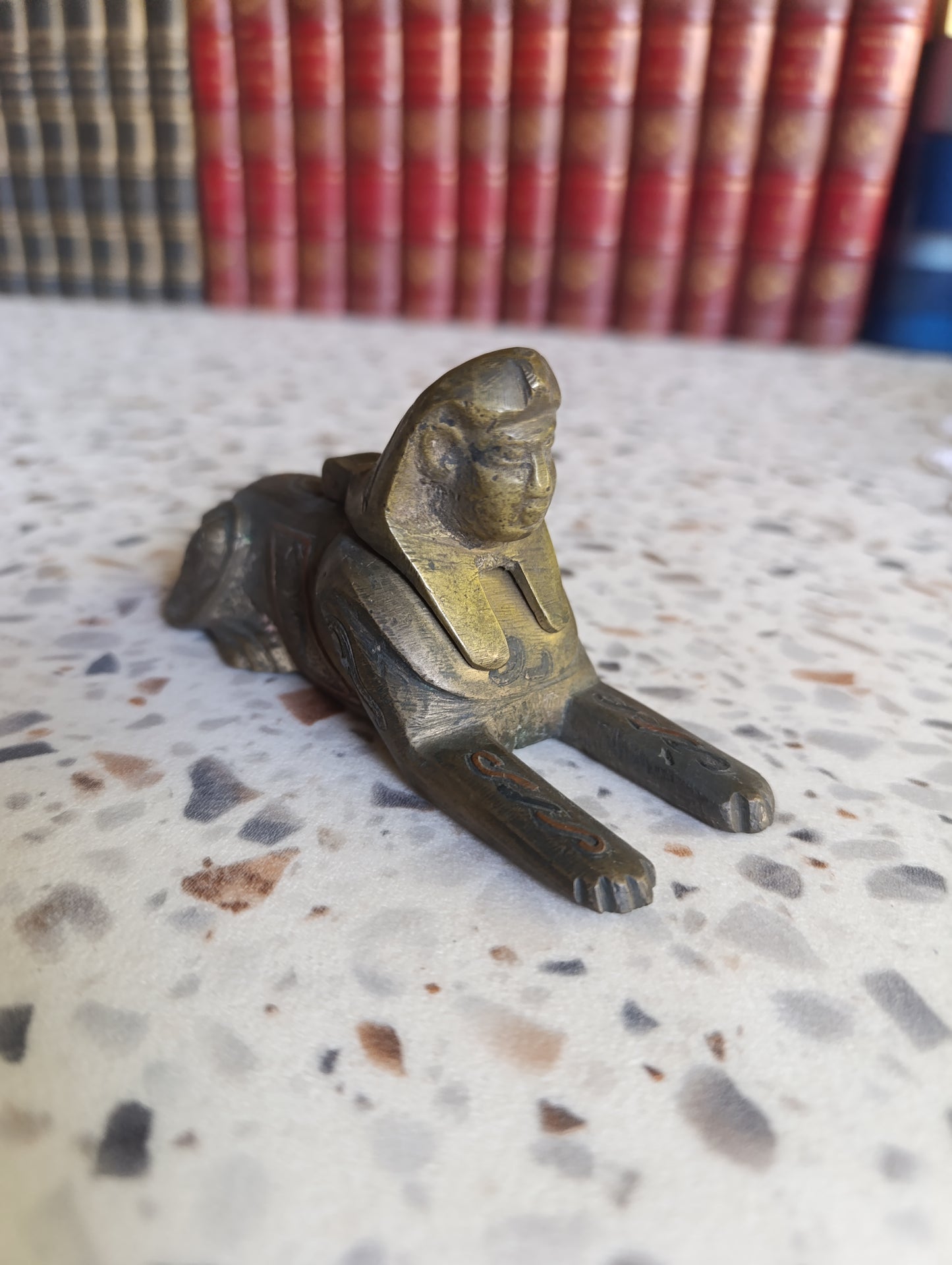 Encrier ancien sphinx égyptien en régule / bronze patiné style antique