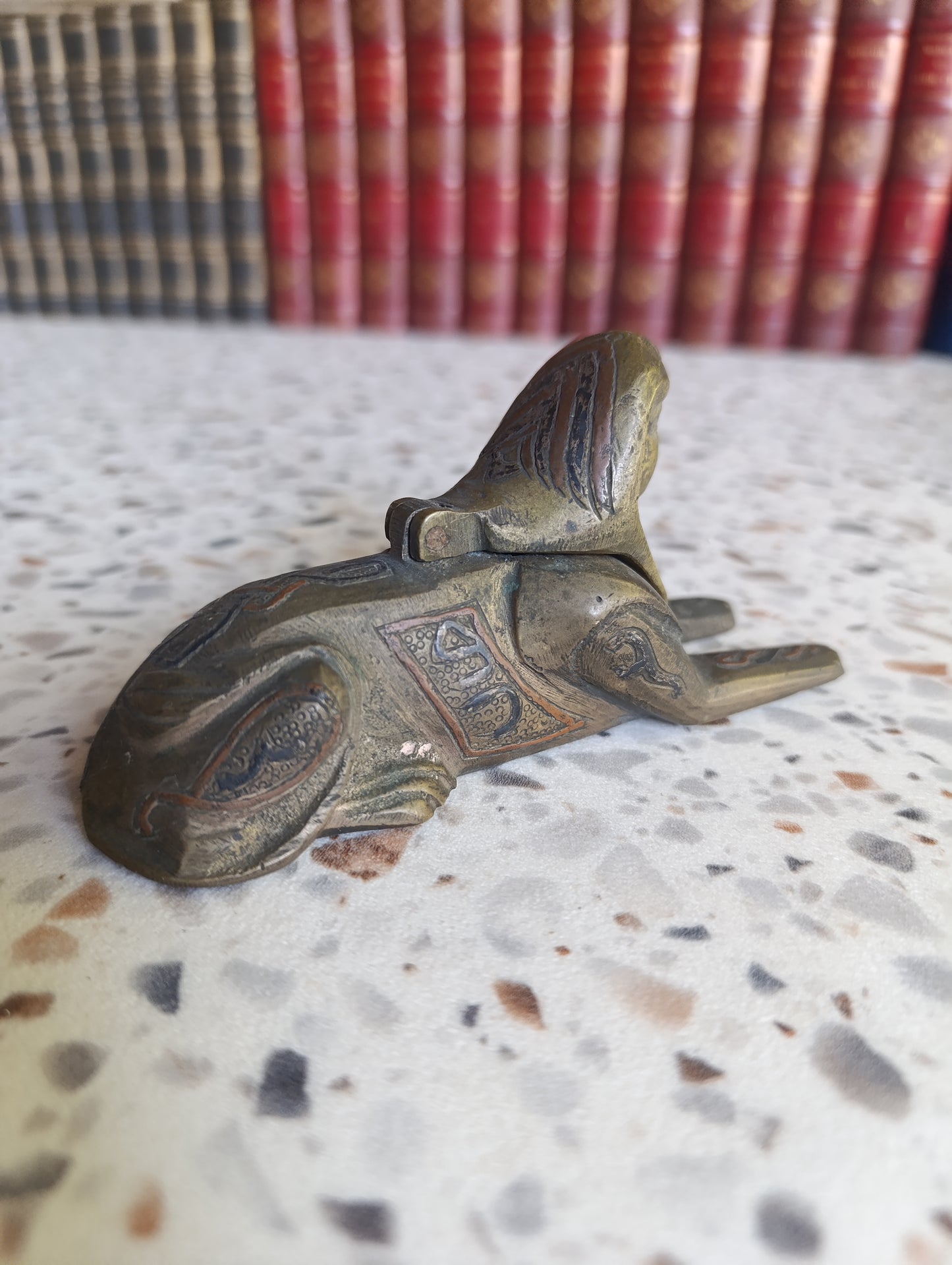 Encrier ancien sphinx égyptien en régule / bronze patiné style antique