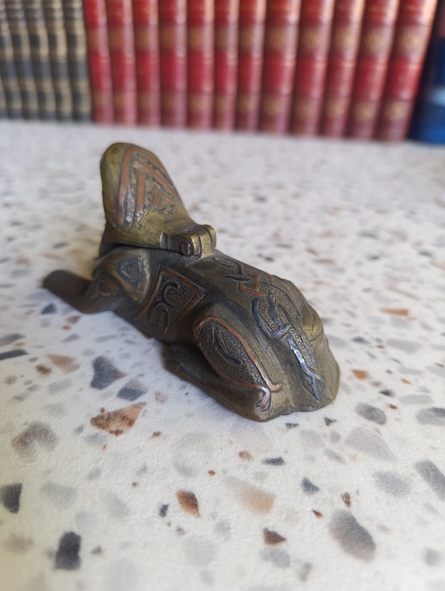 Encrier ancien sphinx égyptien en régule / bronze patiné style antique