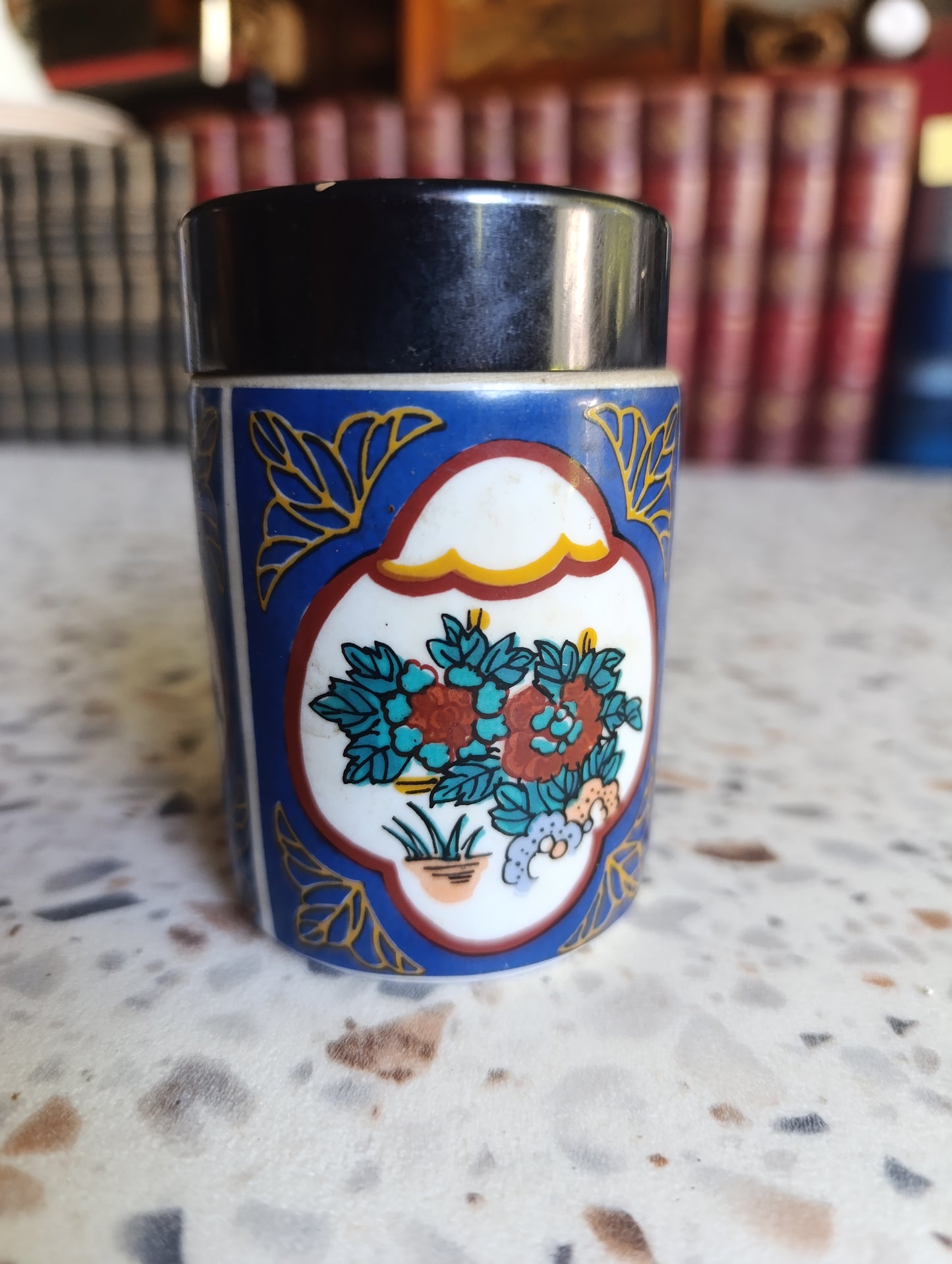 Diffuseur de parfum vintage Berger Paris en porcelaine de Chauvigny