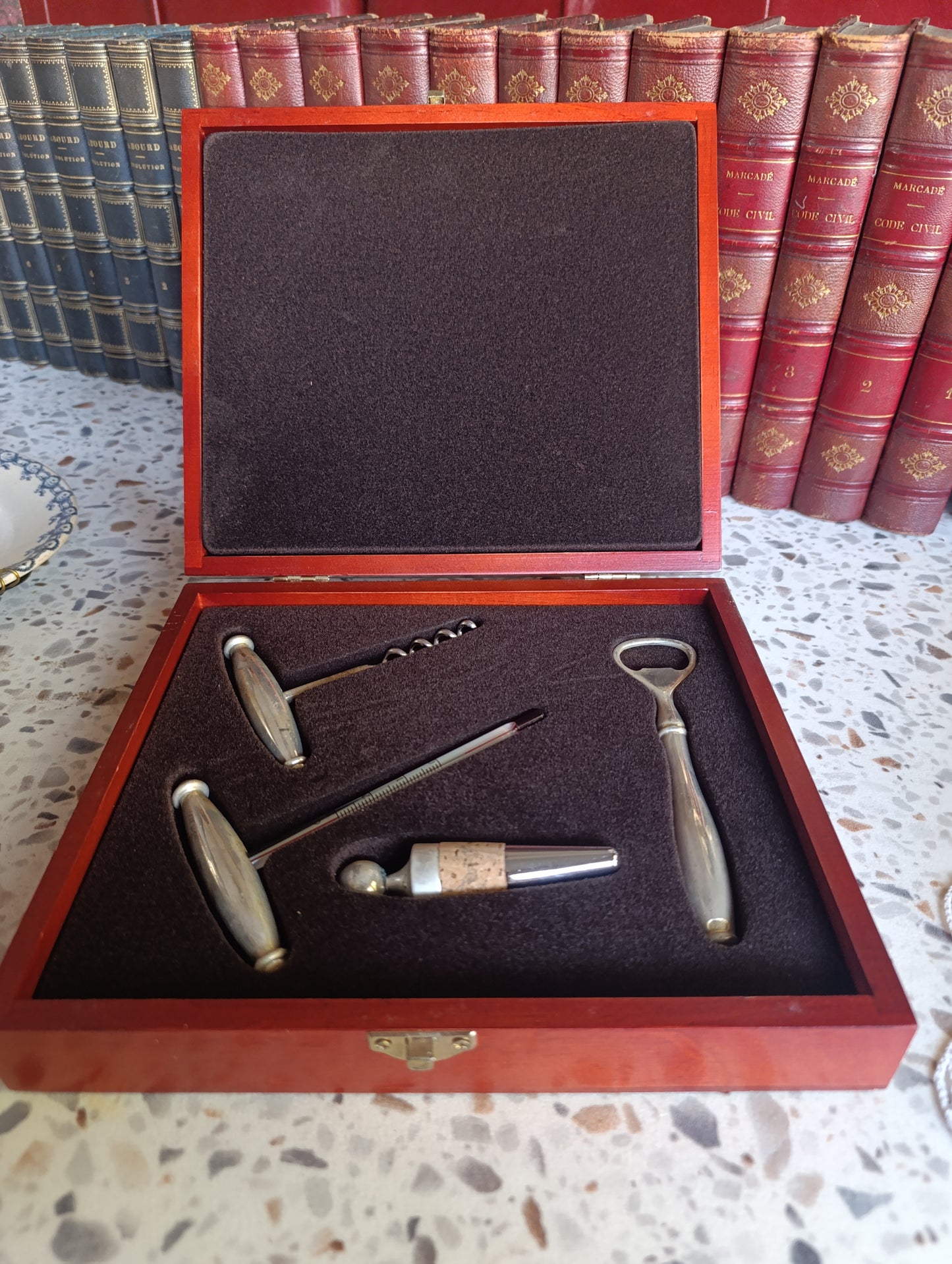 Coffret accessoires vin ancien – Tire-bouchon sommelier et accessoires de bar