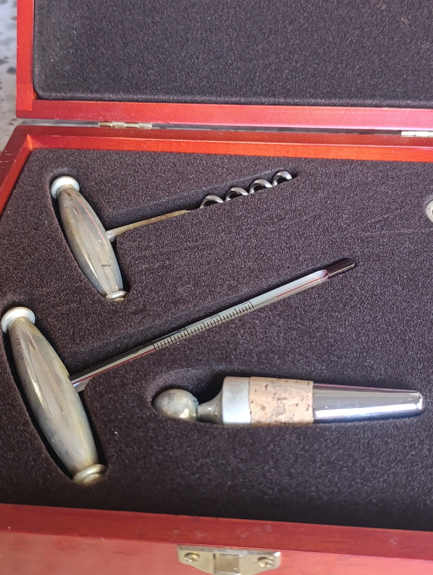 Coffret accessoires vin ancien – Tire-bouchon sommelier et accessoires de bar
