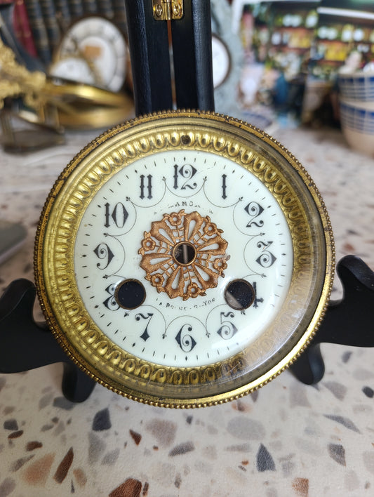 Cadran ancien émaillé de pendule avec vitre et entourage laiton