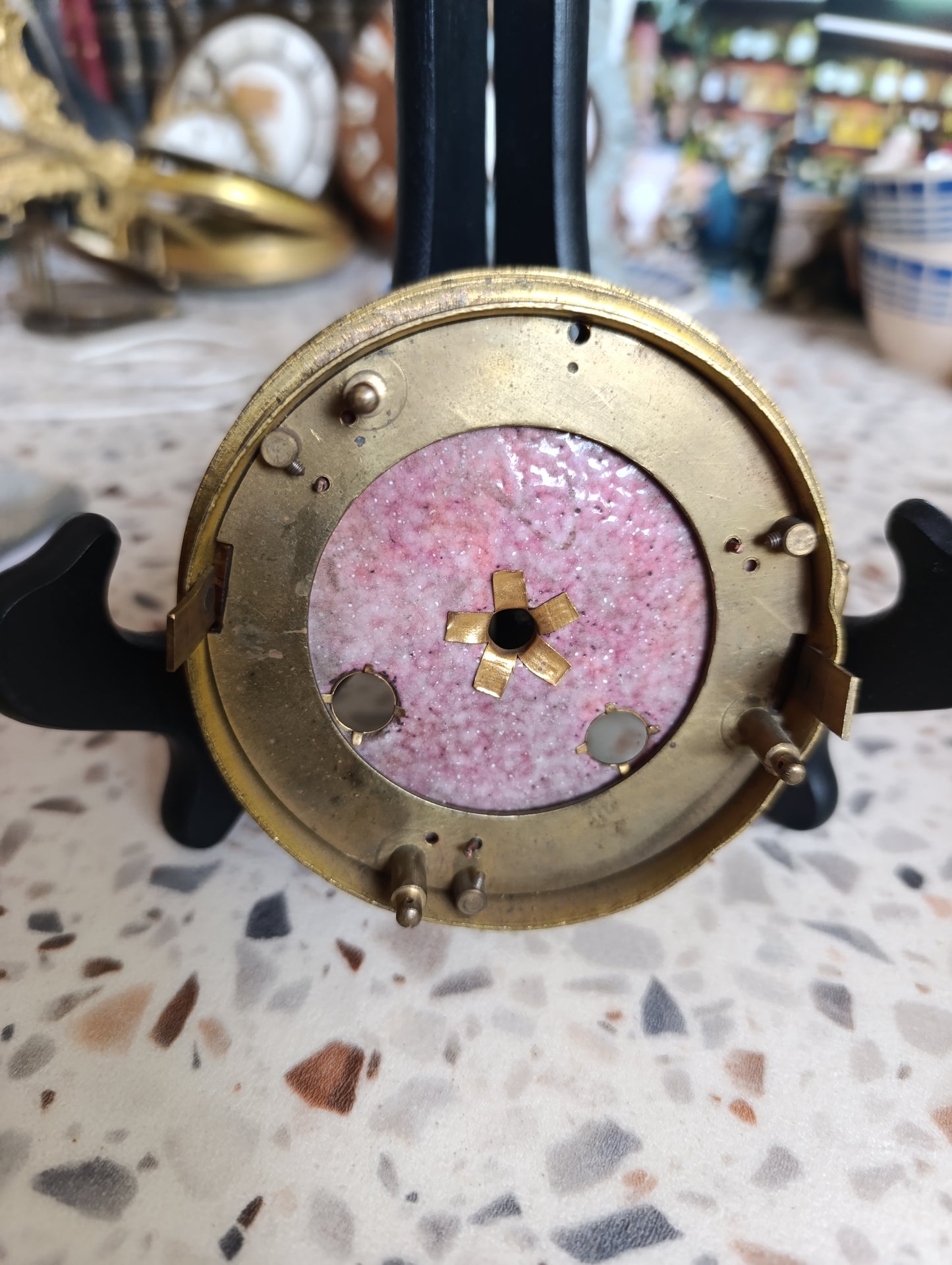 Cadran ancien émaillé de pendule avec vitre et entourage laiton