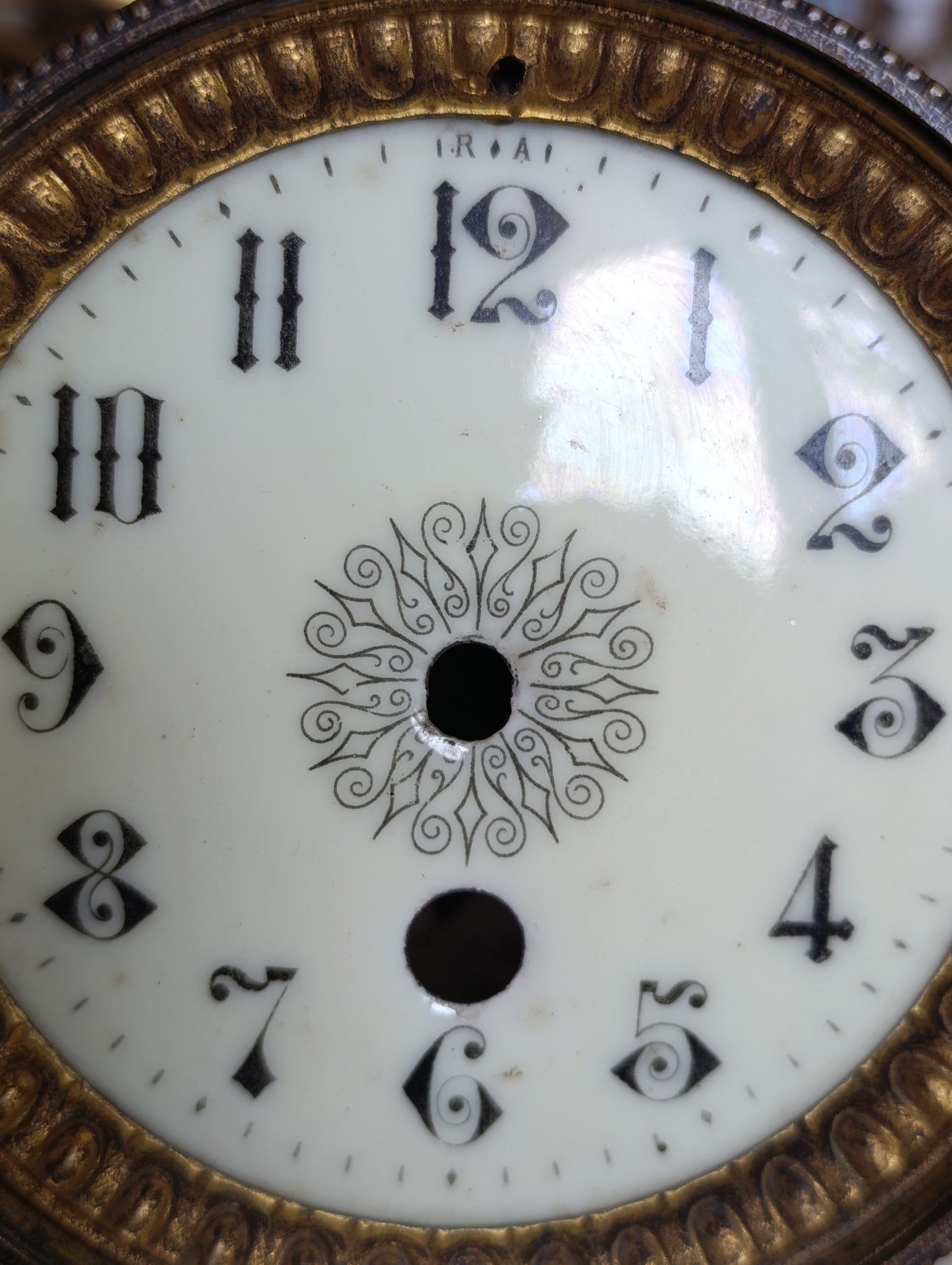 Cadran ancien émaillé de pendule avec porte-verre laiton diamètre 11,1 cm