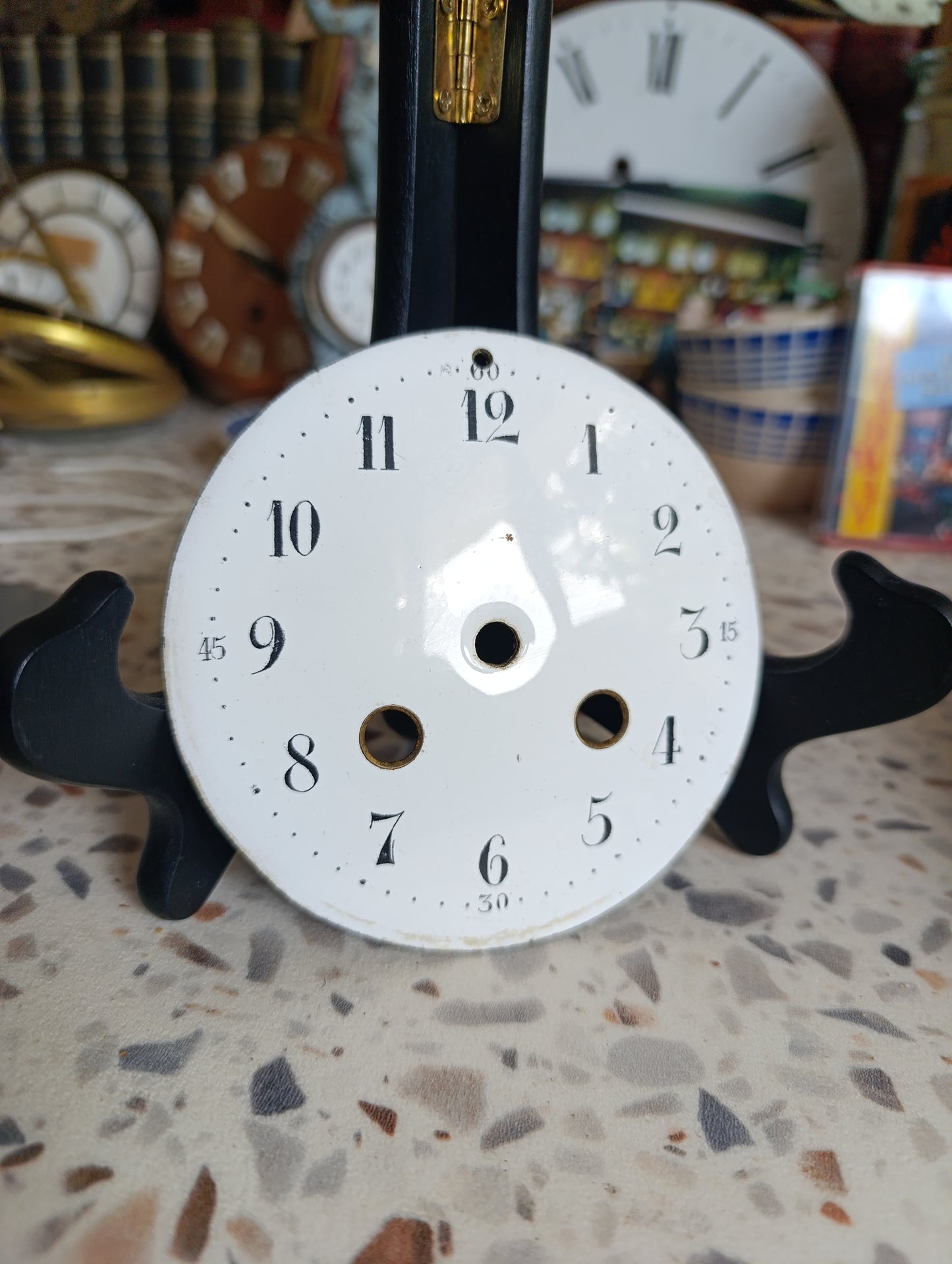 Cadran émaillé ancien de pendule diamètre 10,5 cm référence SH37