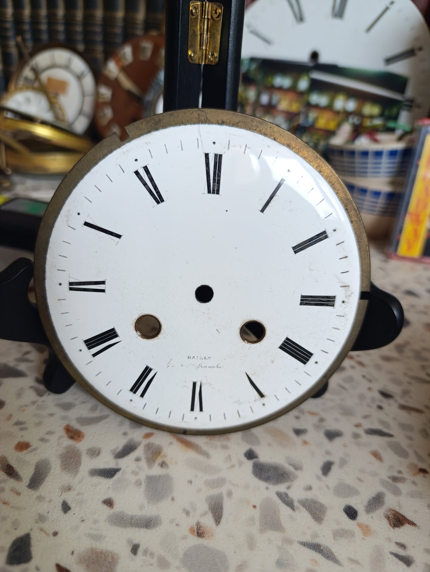 Cadran émaillé ancien Bailly Franche-Comté diamètre 10,5 cm