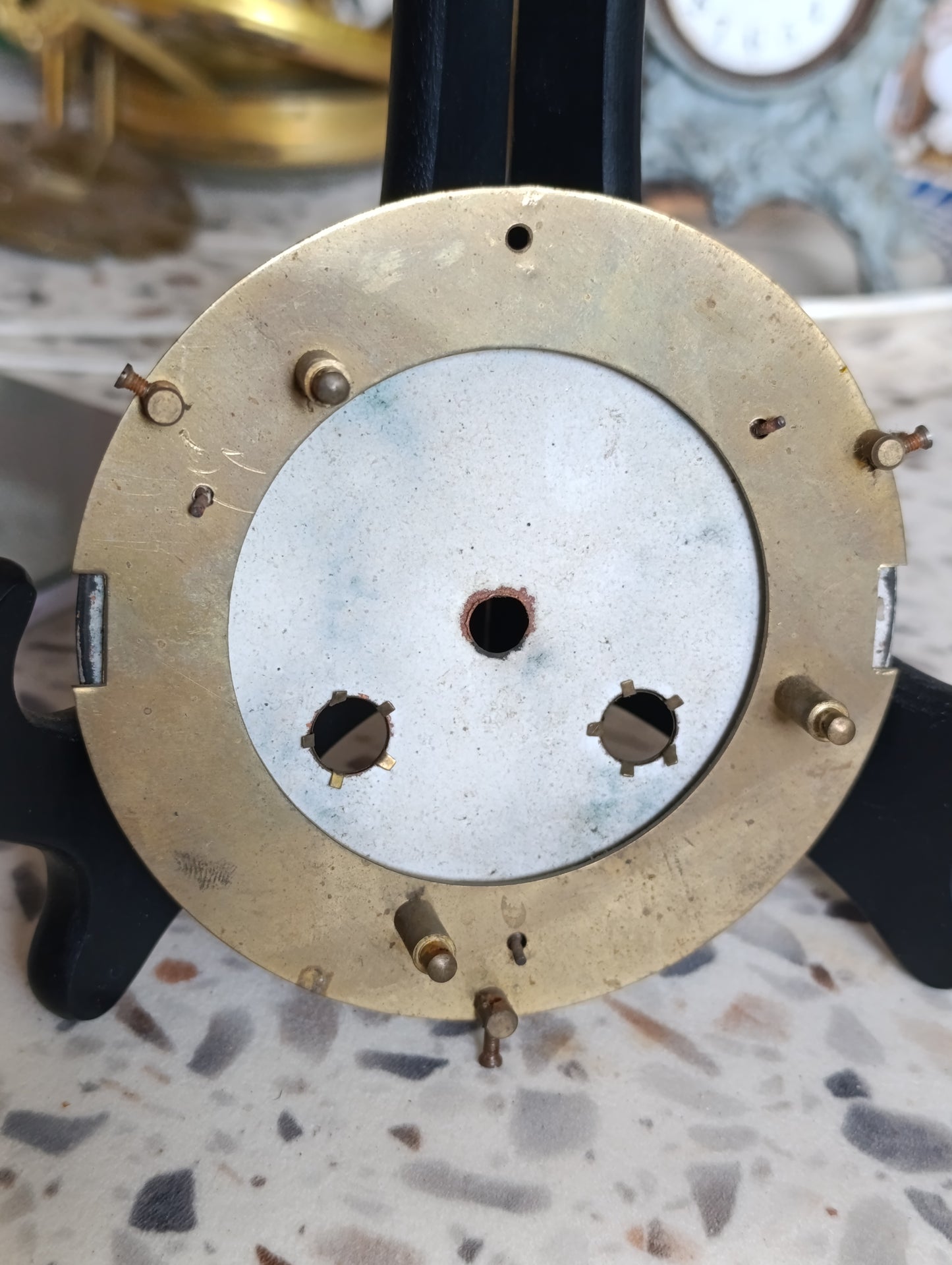 Cadran émaillé ancien Bernay pour pendule comtoise ou horloge mécanique – diamètre 10 cm
