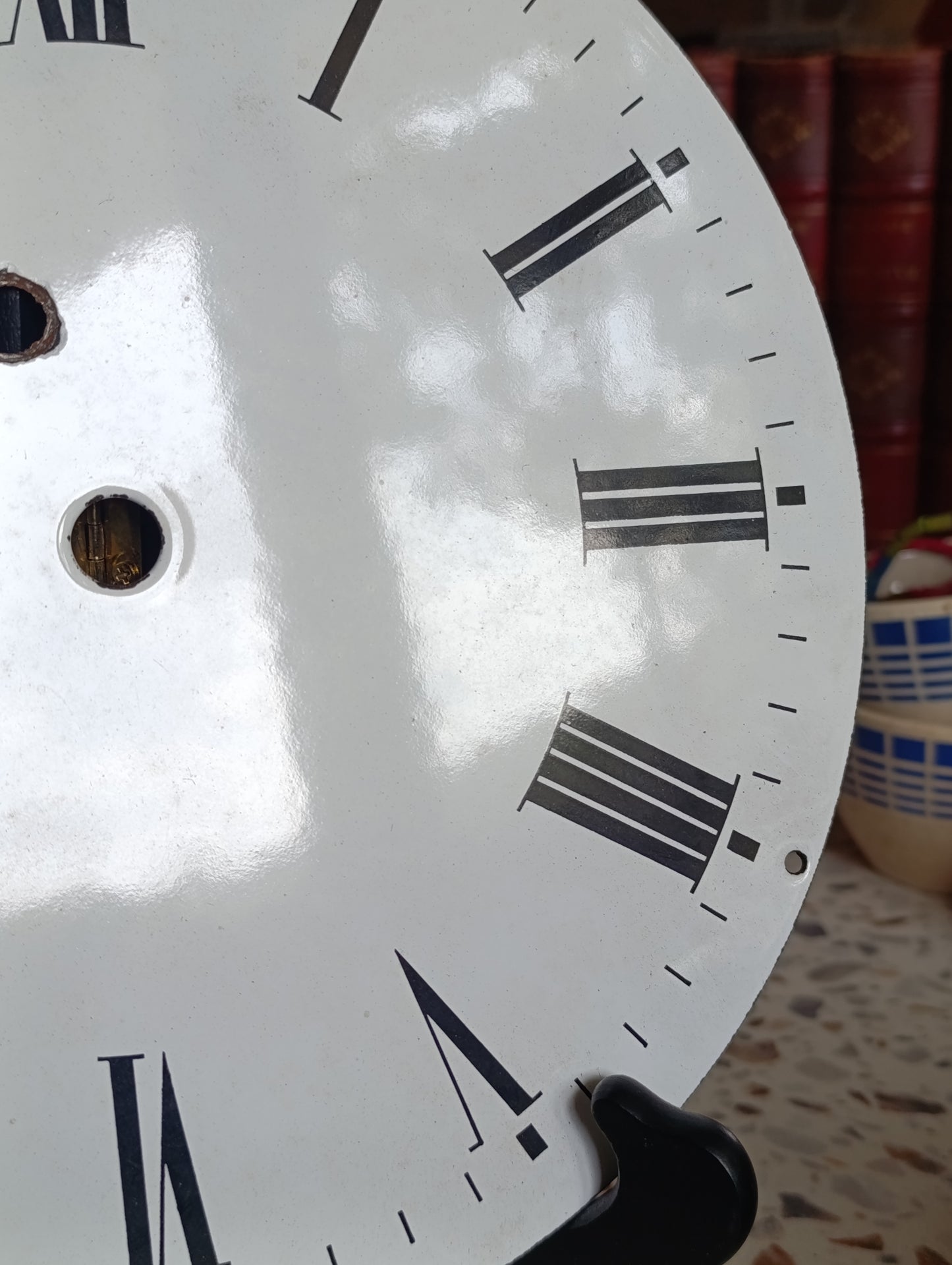 Grand cadran émaillé ancien d’horloge comtoise 24 cm chiffres romains