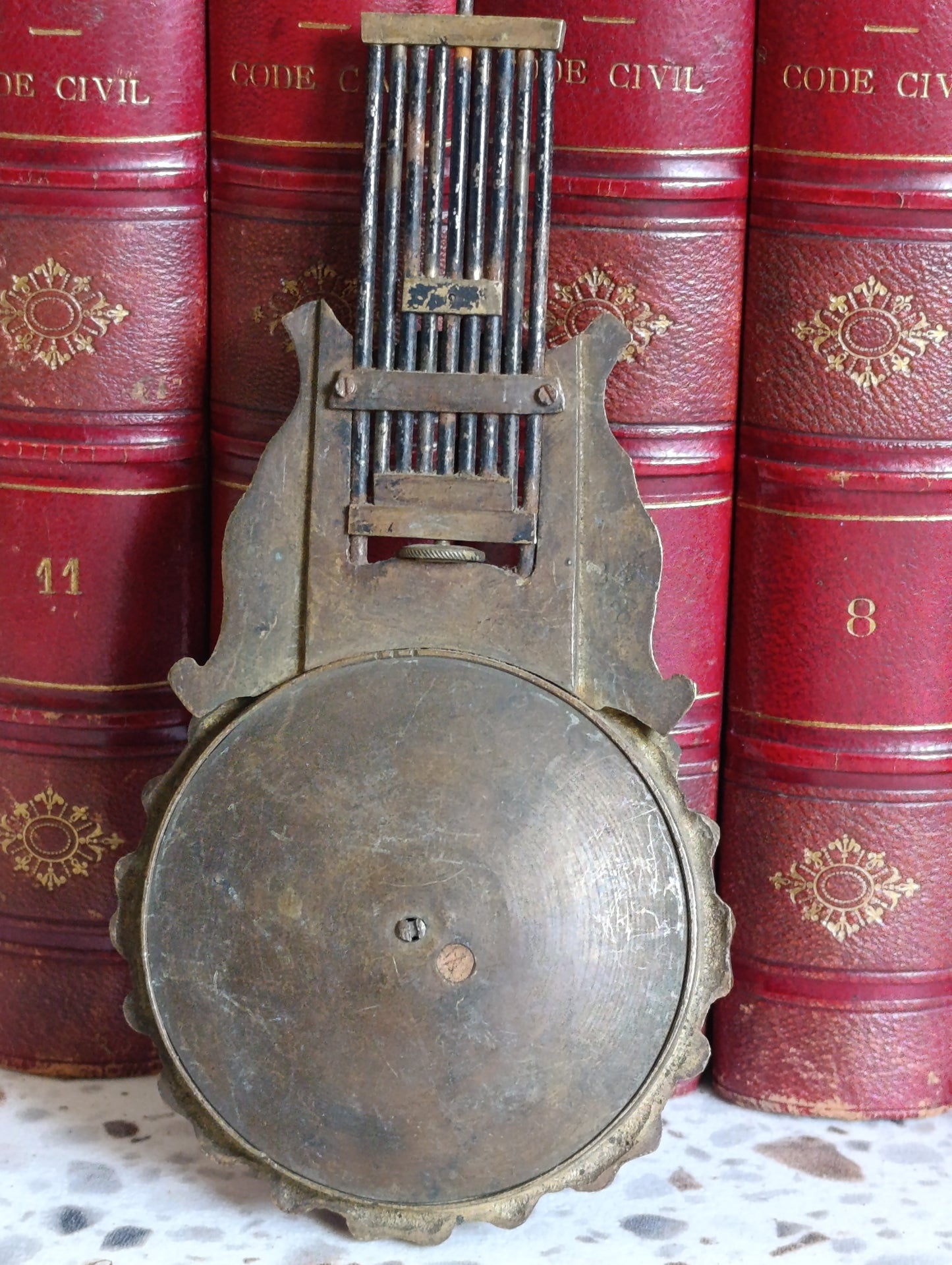 Balancier Lyre Ancien de Pendule à Décor Étoile en Laiton