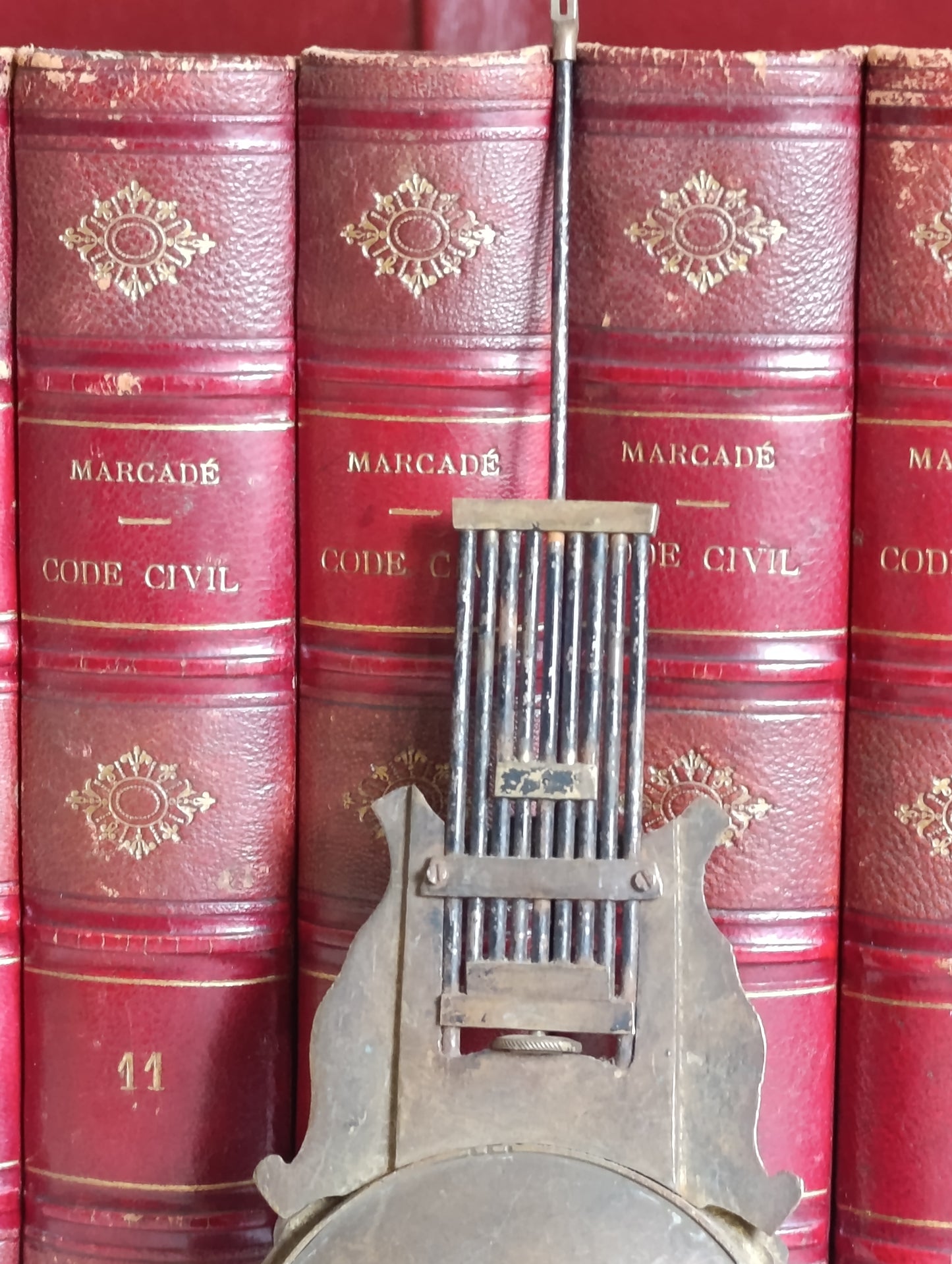 Balancier Lyre Ancien de Pendule à Décor Étoile en Laiton