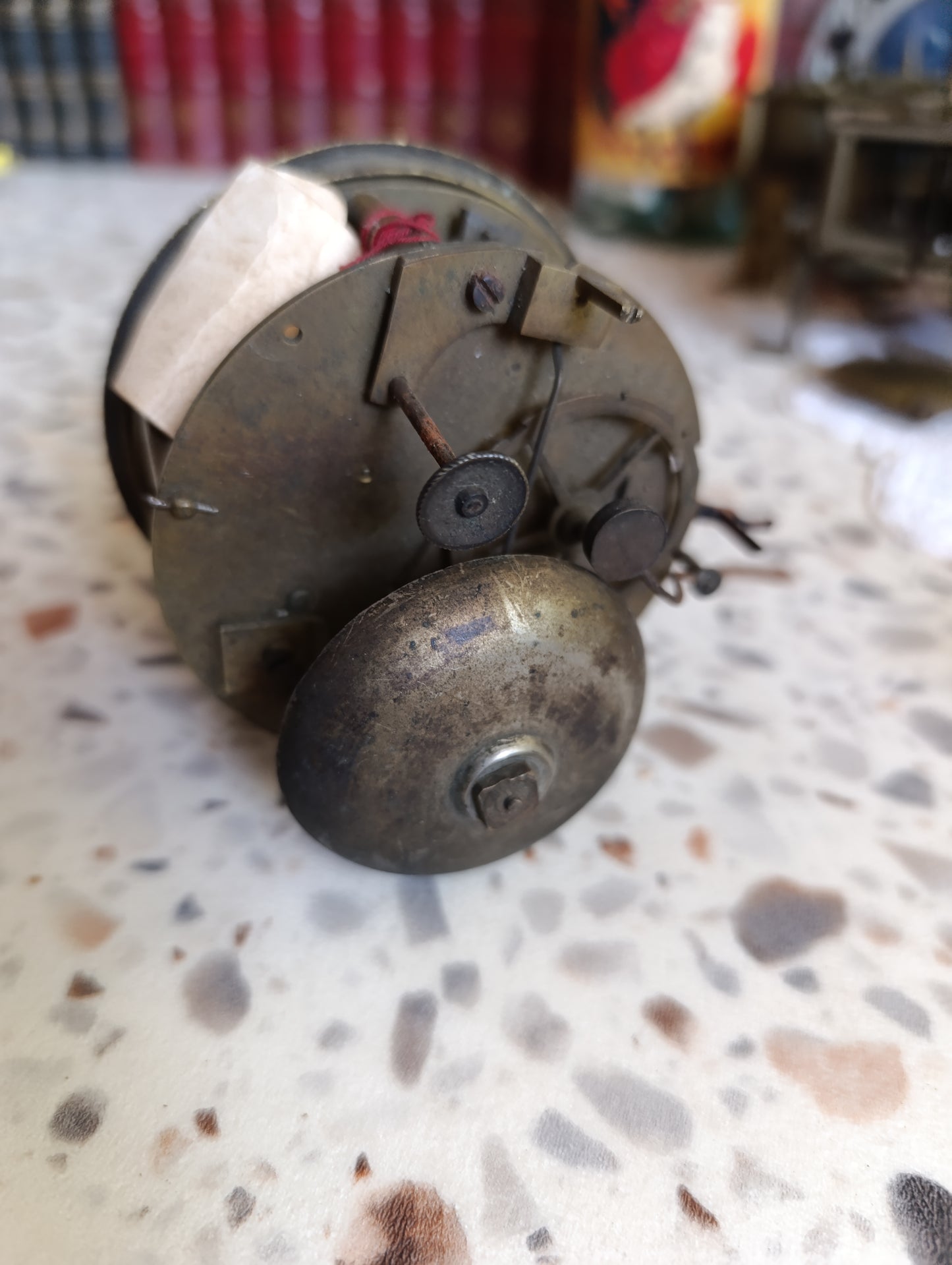 Mouvement de Pendule Réveil Ancien à Sonnerie sur Cloche avec Cadran Émaillé