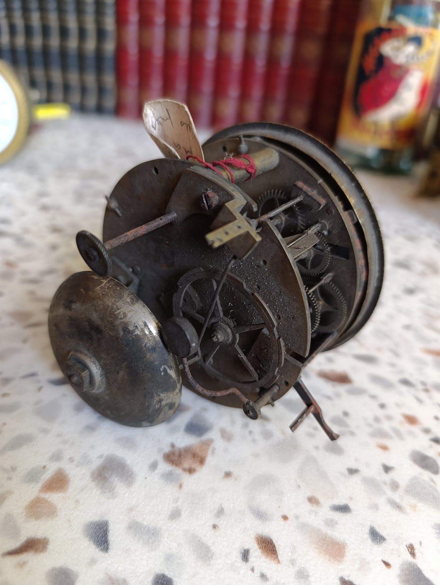 Mouvement de Pendule Réveil Ancien à Sonnerie sur Cloche avec Cadran Émaillé