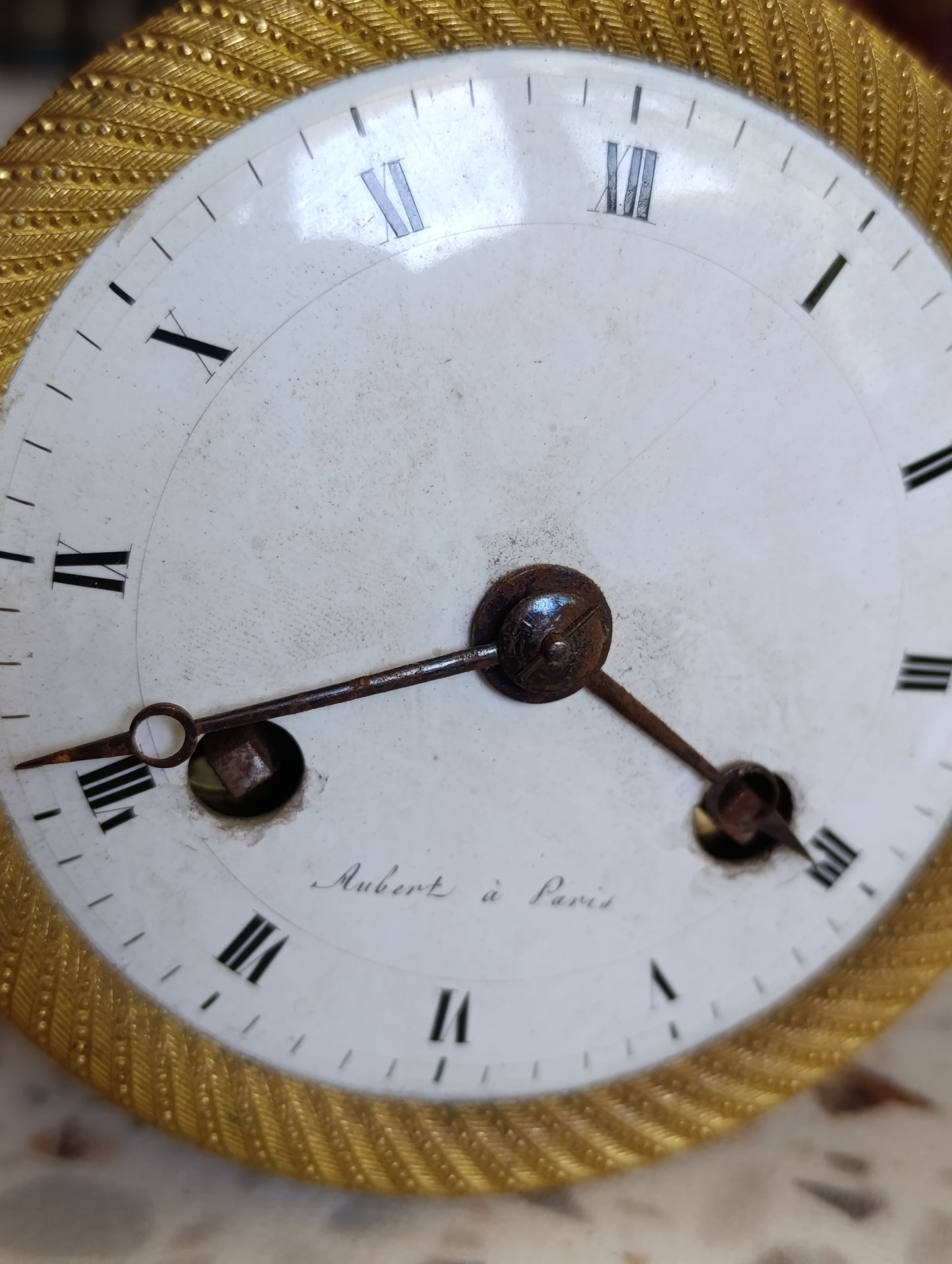 Mouvement d’Horloge Ancien Aubert à Paris avec Cadran Émaillé