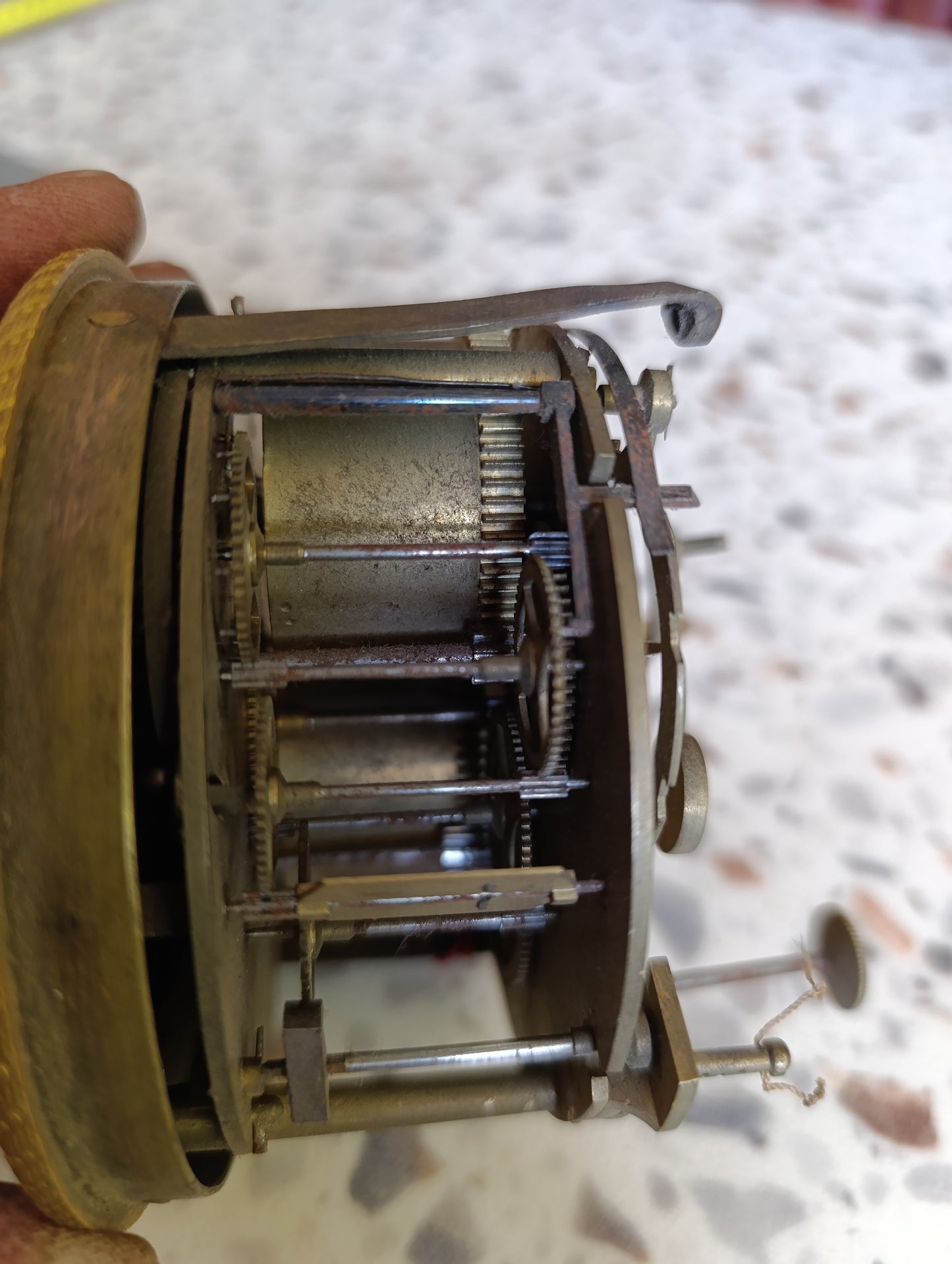 Mouvement d’Horloge Ancien Aubert à Paris avec Cadran Émaillé