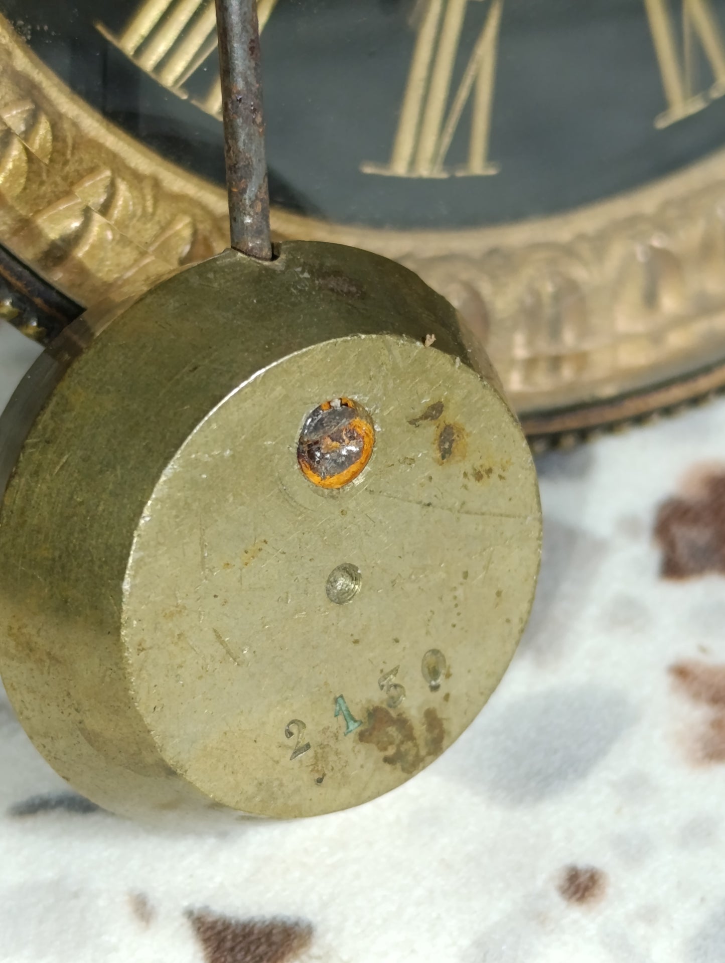 Mouvement ancien de pendule Jamet Carré à Mâcon avec cadran noir et balancier – Pour pièces