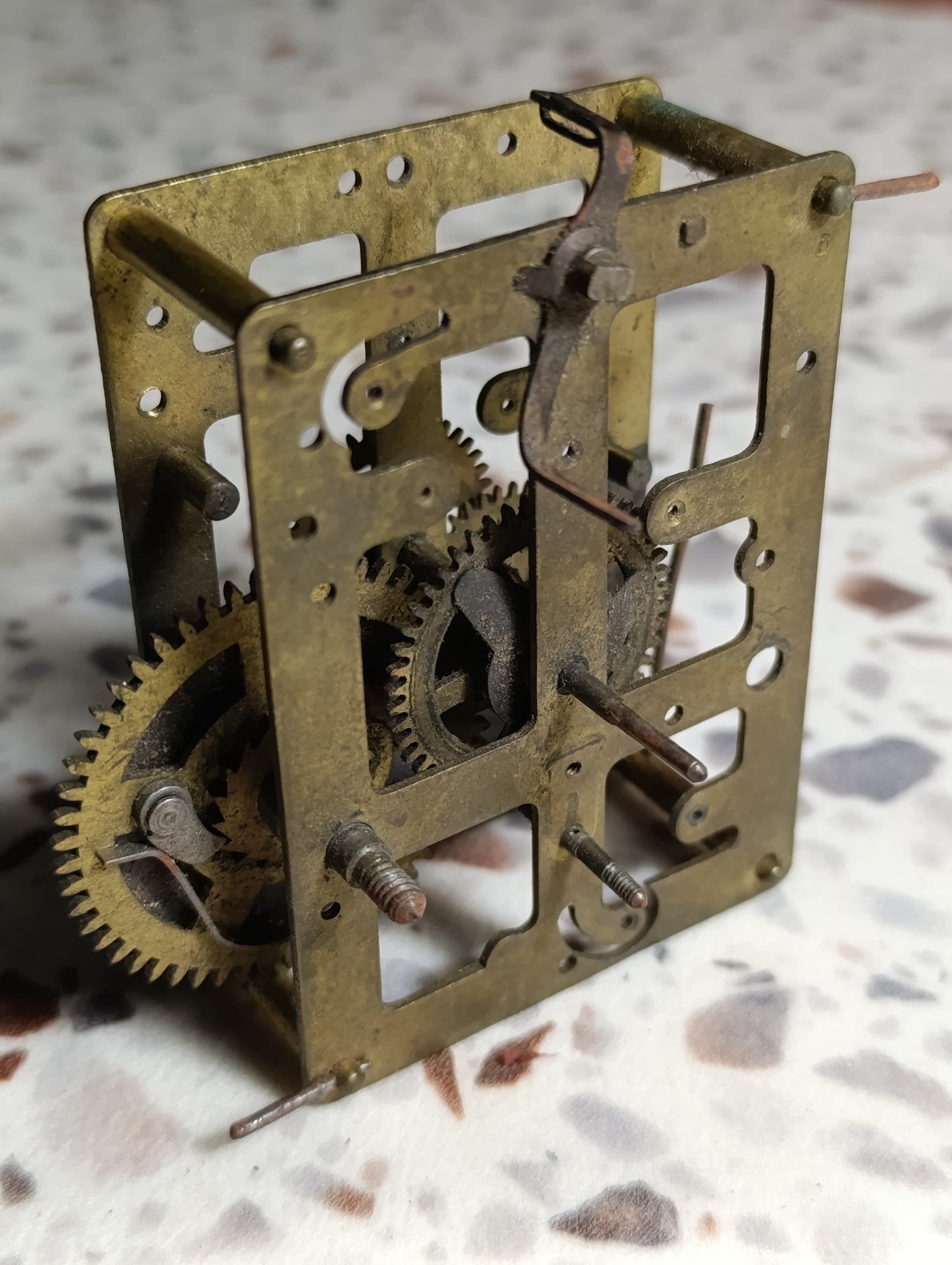 Mouvement ancien de pendule mécanique pour restauration ou pièces