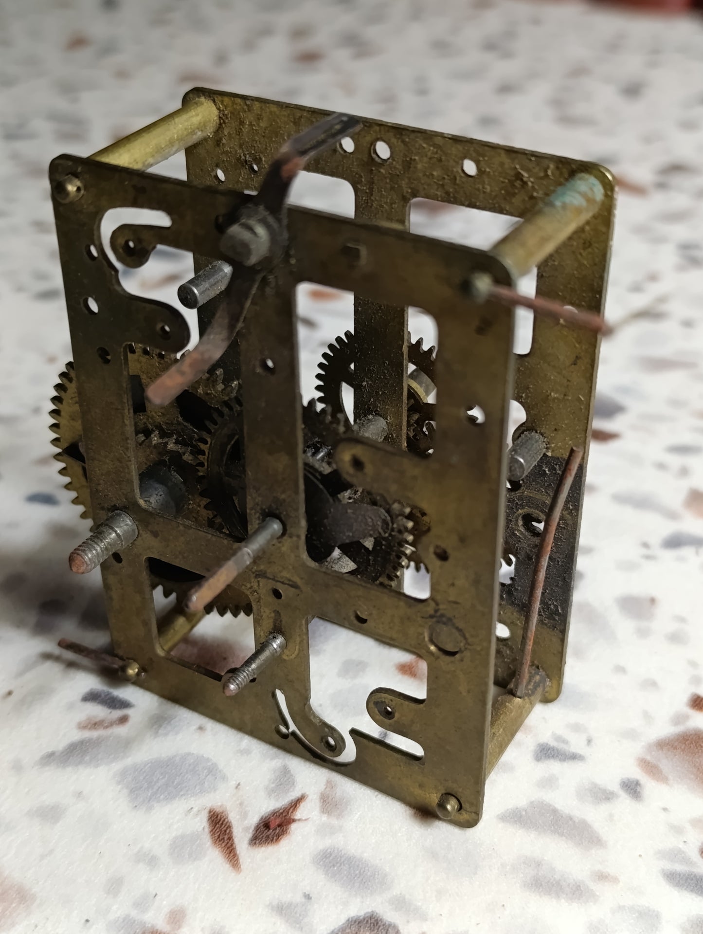 Mouvement ancien de pendule mécanique pour restauration ou pièces
