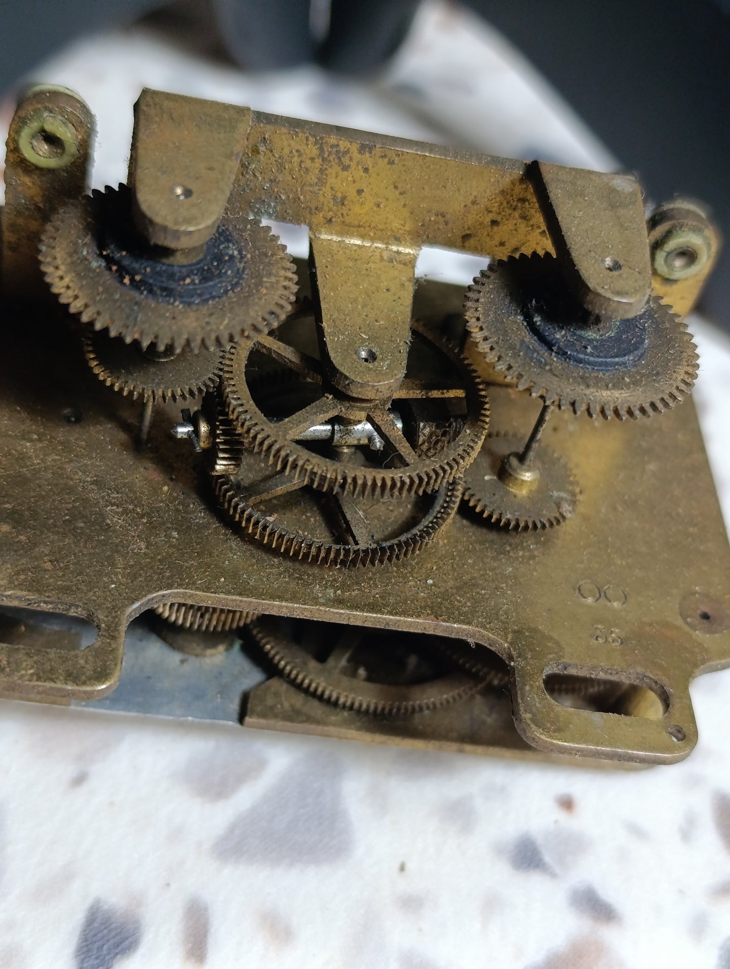 Compteur mécanique ancien HWH Production Française à 5 cadrans décimaux