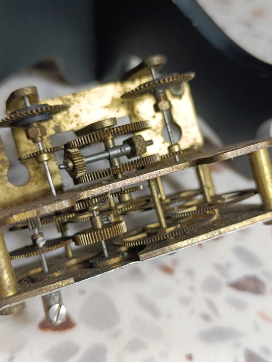 Compteur mécanique ancien HWH Production Française à 5 cadrans décimaux