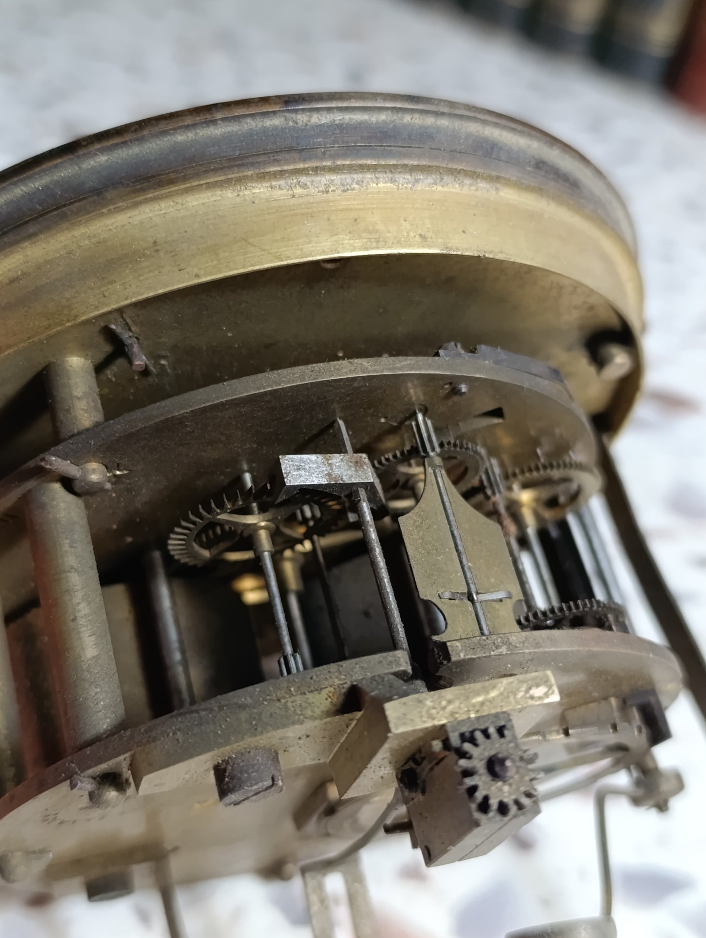 Réveil ancien mécanique Japy Frères – Cadran émaillé – Laiton – À restaurer