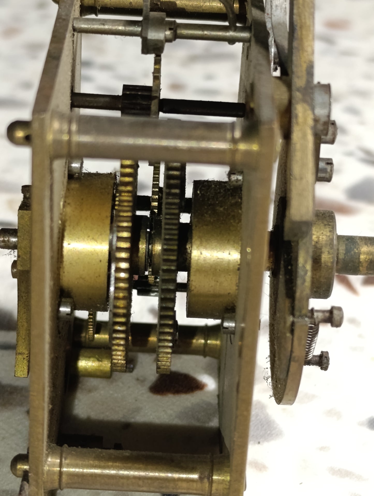 Mécanisme d'horloge ancien en laiton – À restaurer – Pour pièces ou remise en état