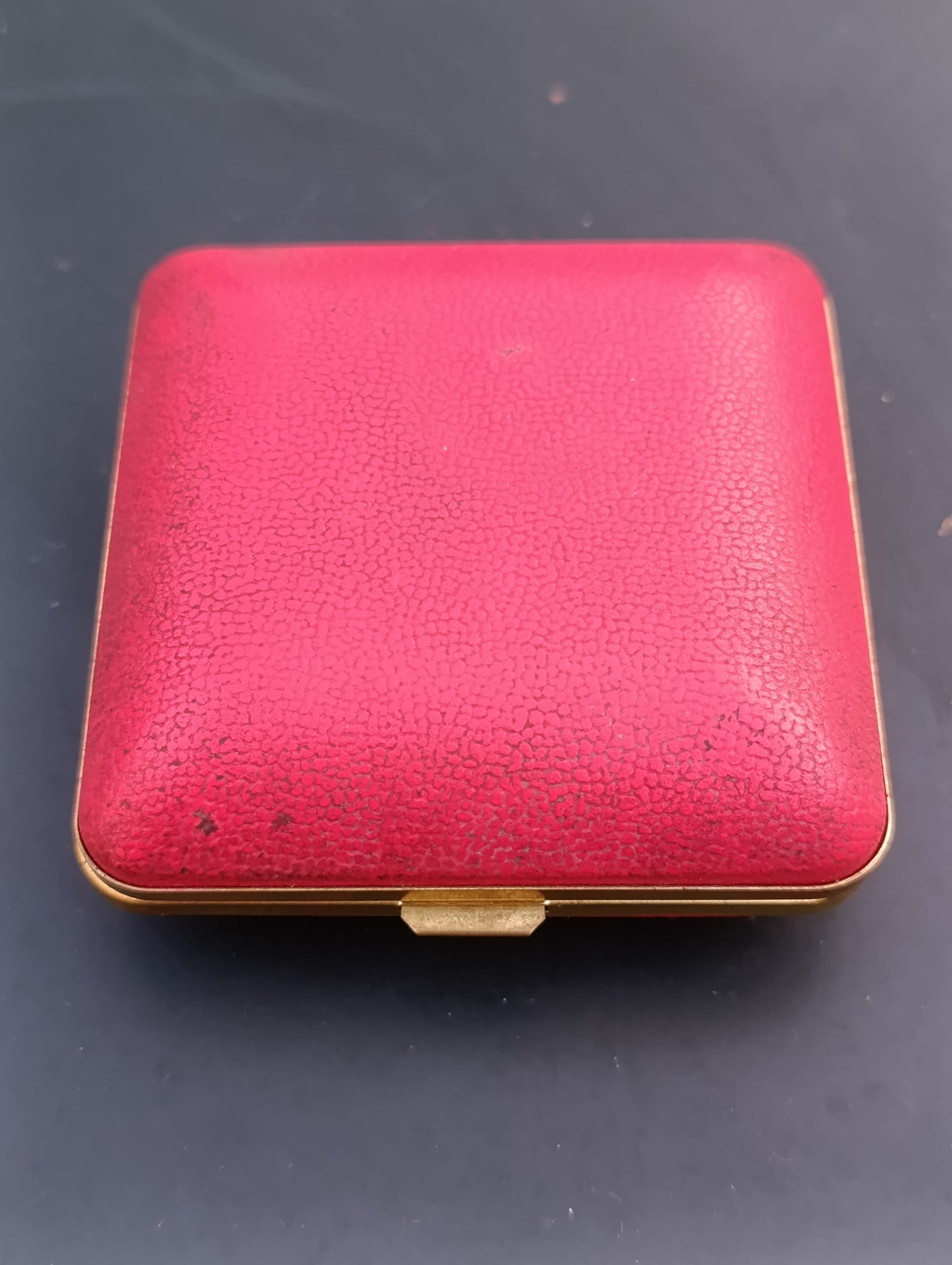 Réveil de voyage Rhythm pliant rouge vintage – Alarm – Compact – Fonctionnel