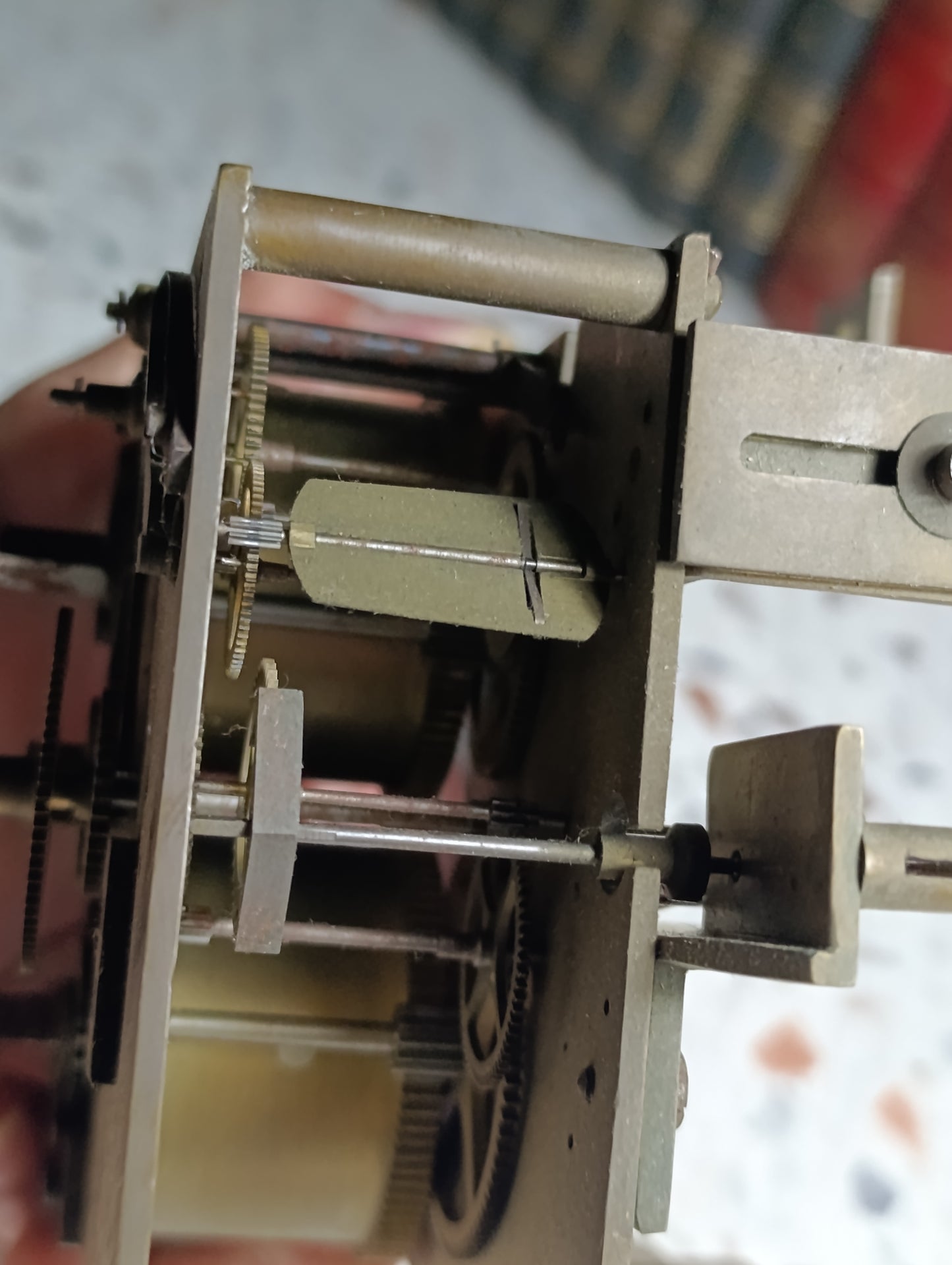 Mécanisme de pendule ancienne Japy avec balancier et suspension