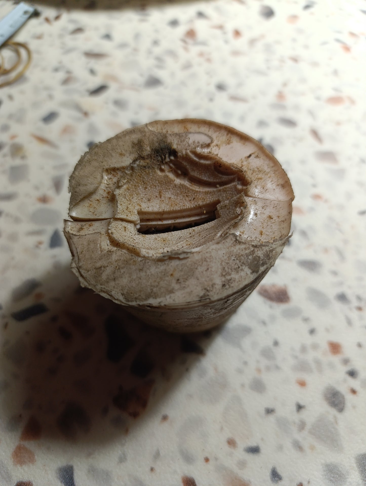 Lot de 4 moules anciens d'horlogerie en résine, vendus en un seul lot.