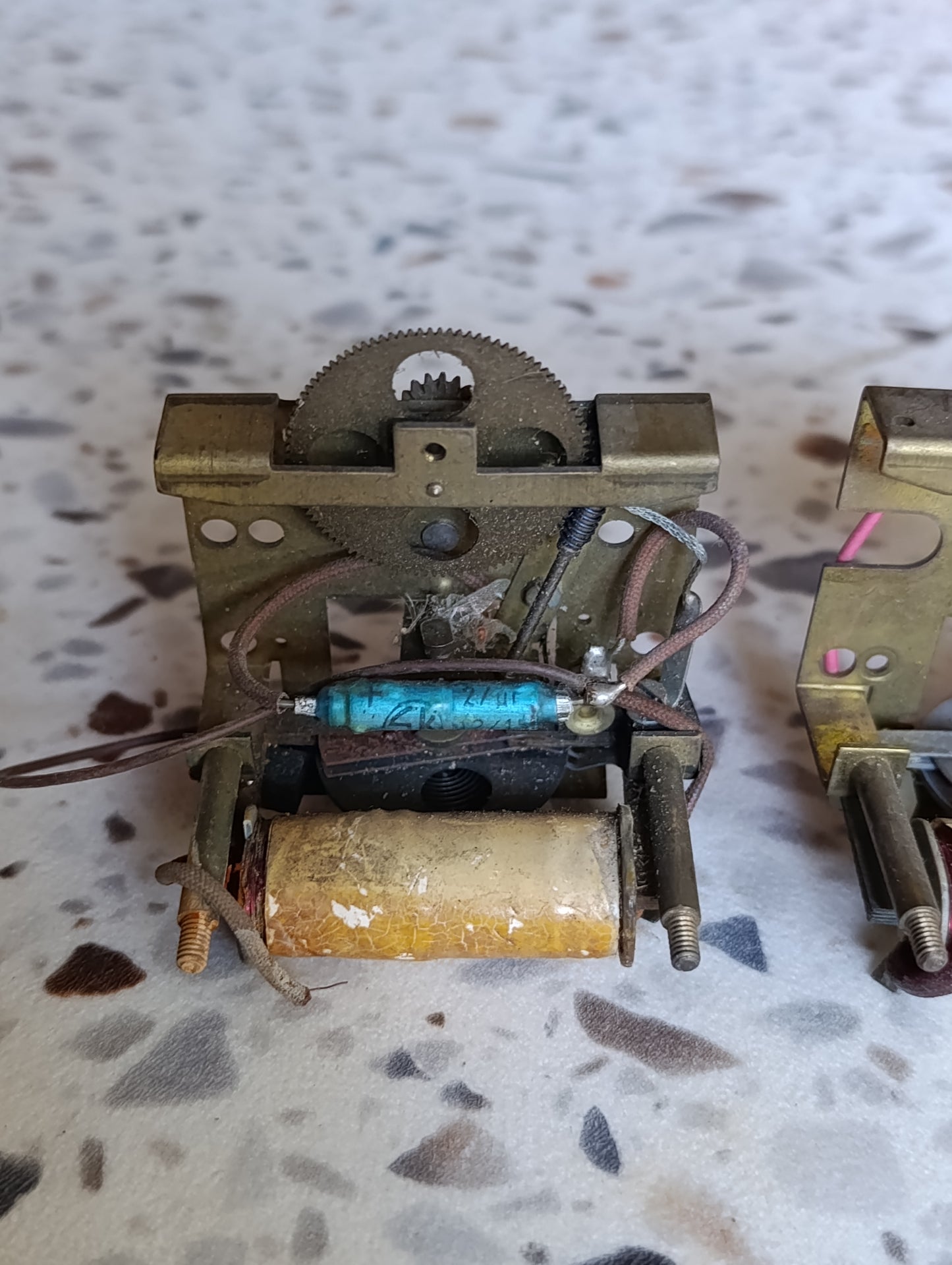 Lot de 3 mouvements d’horloge électrique anciens – Pour pièces ou restauration