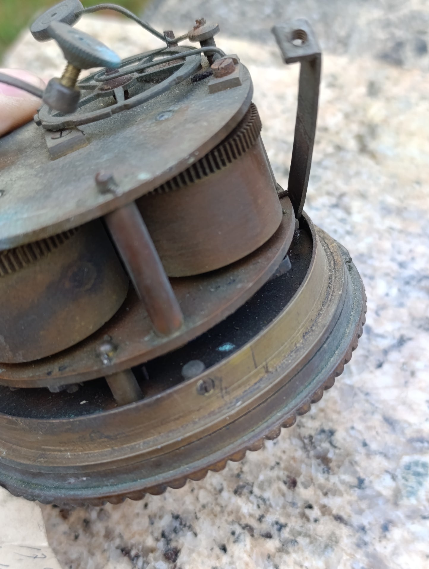 Mouvement d'horloge ancienne L.S & Cie avec cadran émaillé – Pour pièces ou restauration