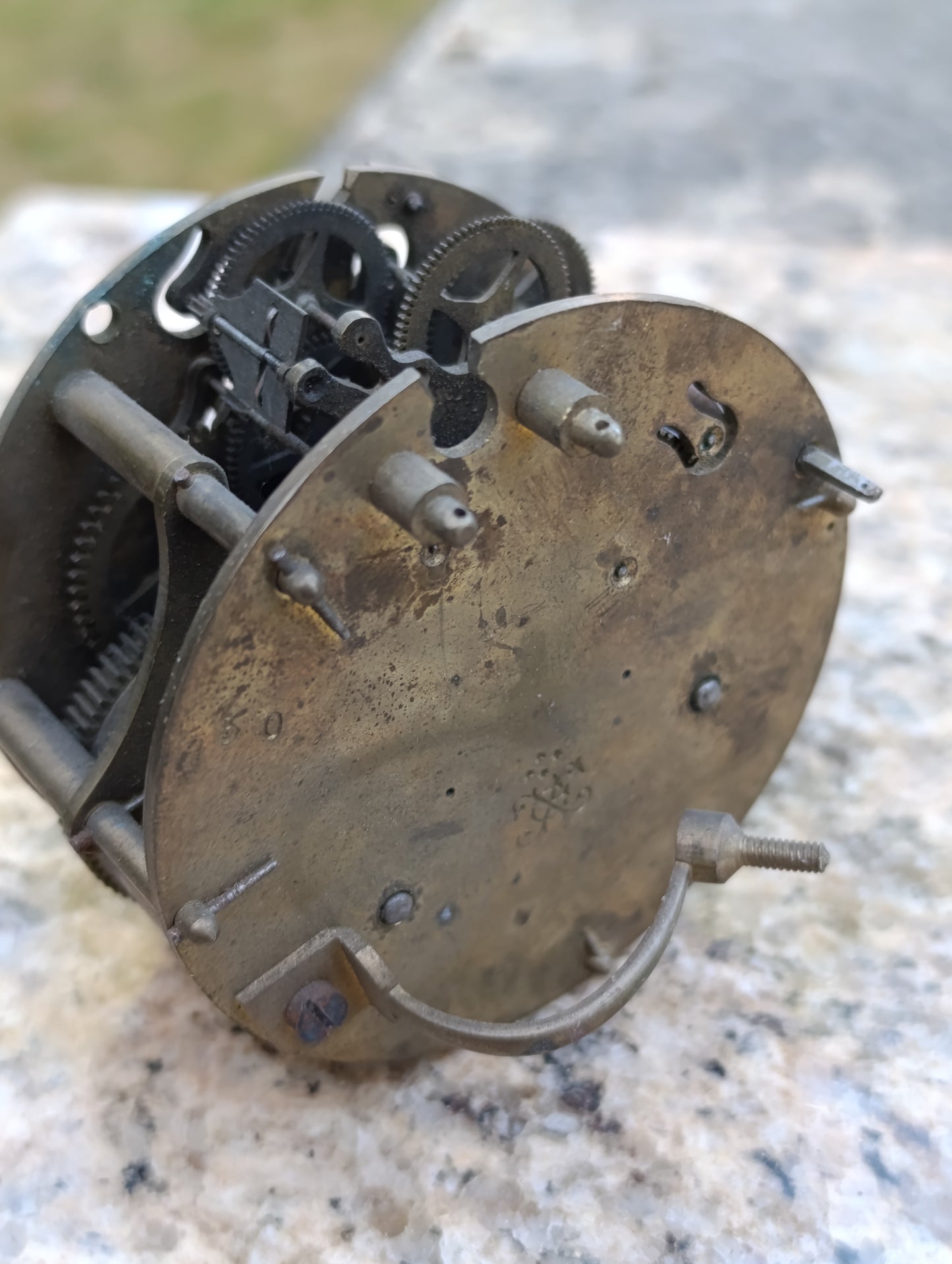 Mouvement d’horloge ancien mécanique 8,5 cm – Pour restauration