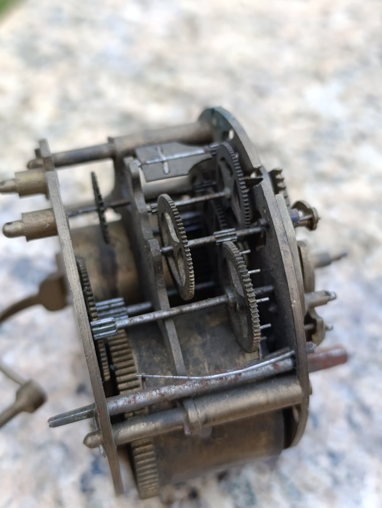 Mouvement d’horloge ancien mécanique 8,5 cm – Pour restauration