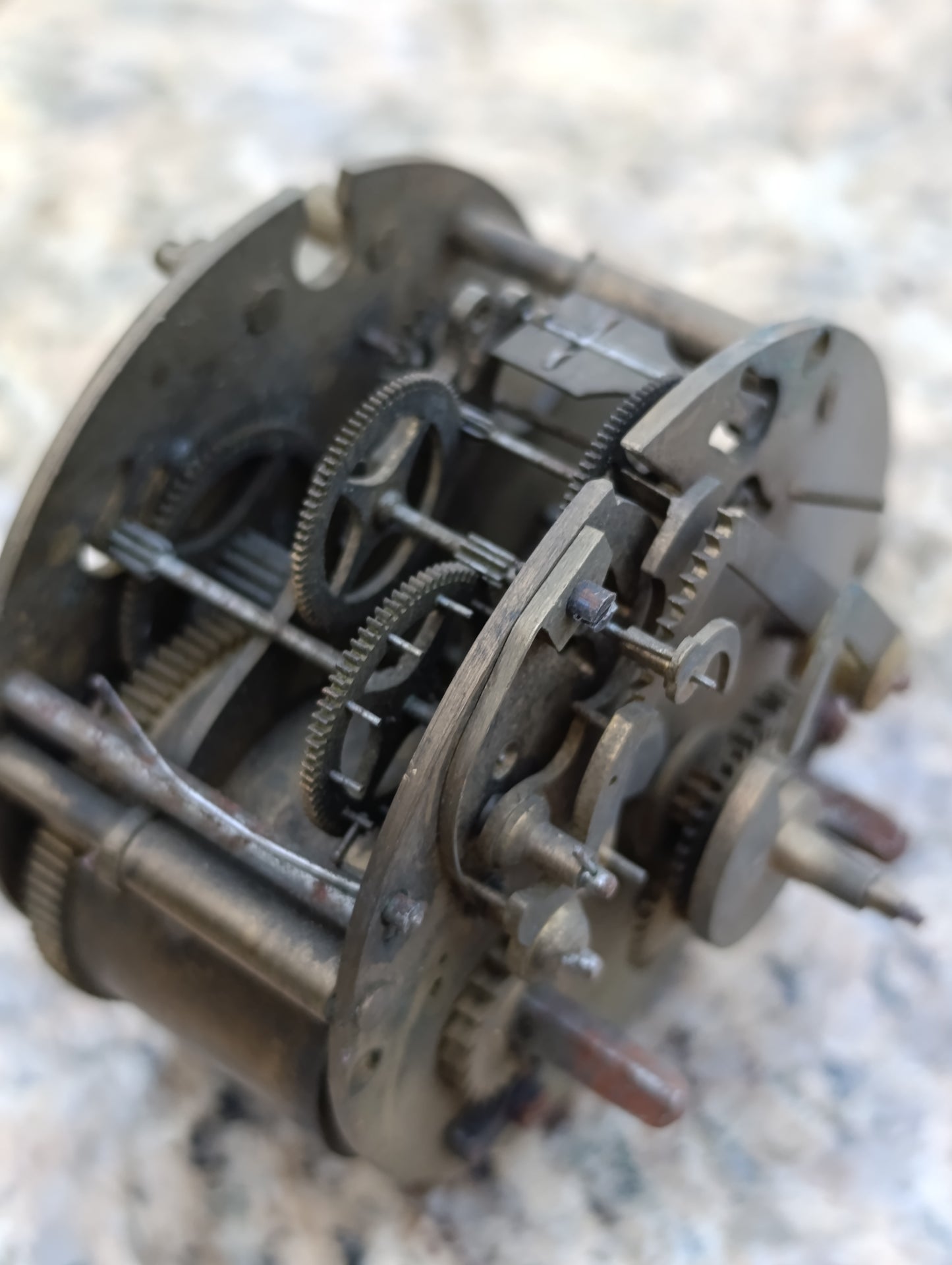 Mouvement d’horloge ancien mécanique 8,5 cm – Pour restauration