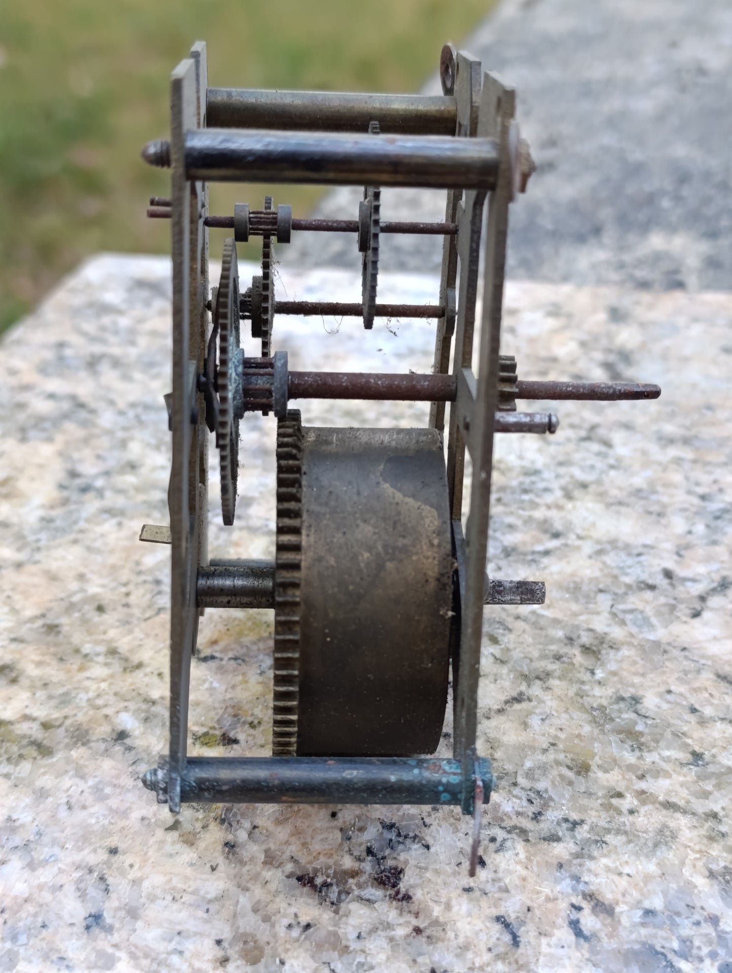 Mouvement d’horloge ancien mécanique 10 cm – Pour restauration