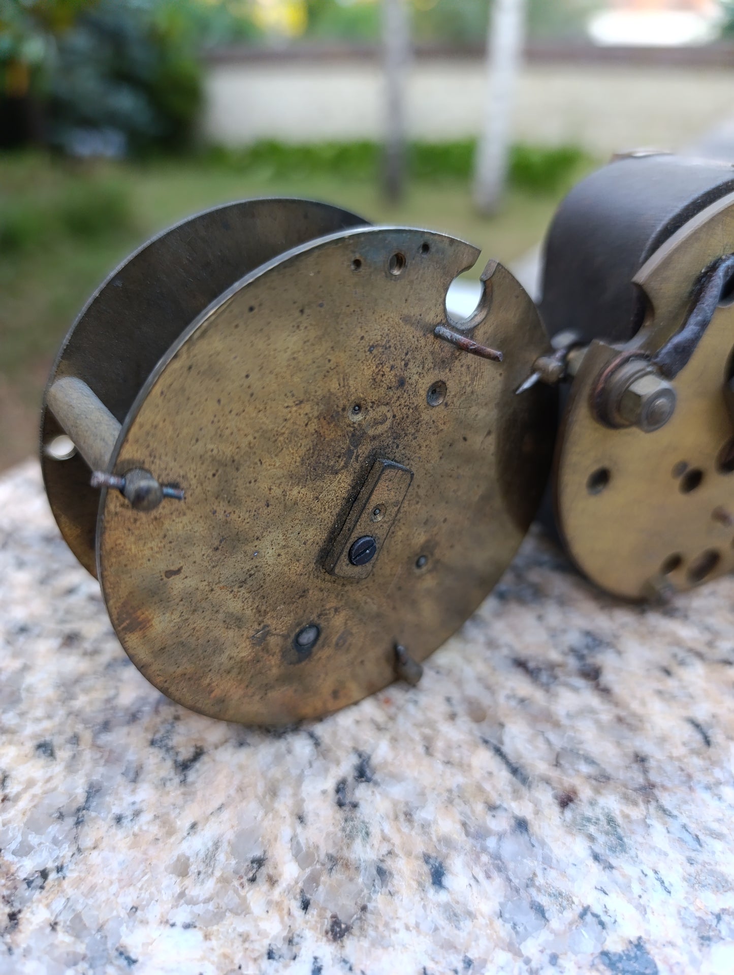 Lot de 3 mouvements d'horloge ancienne à restaurer ou pour pièces