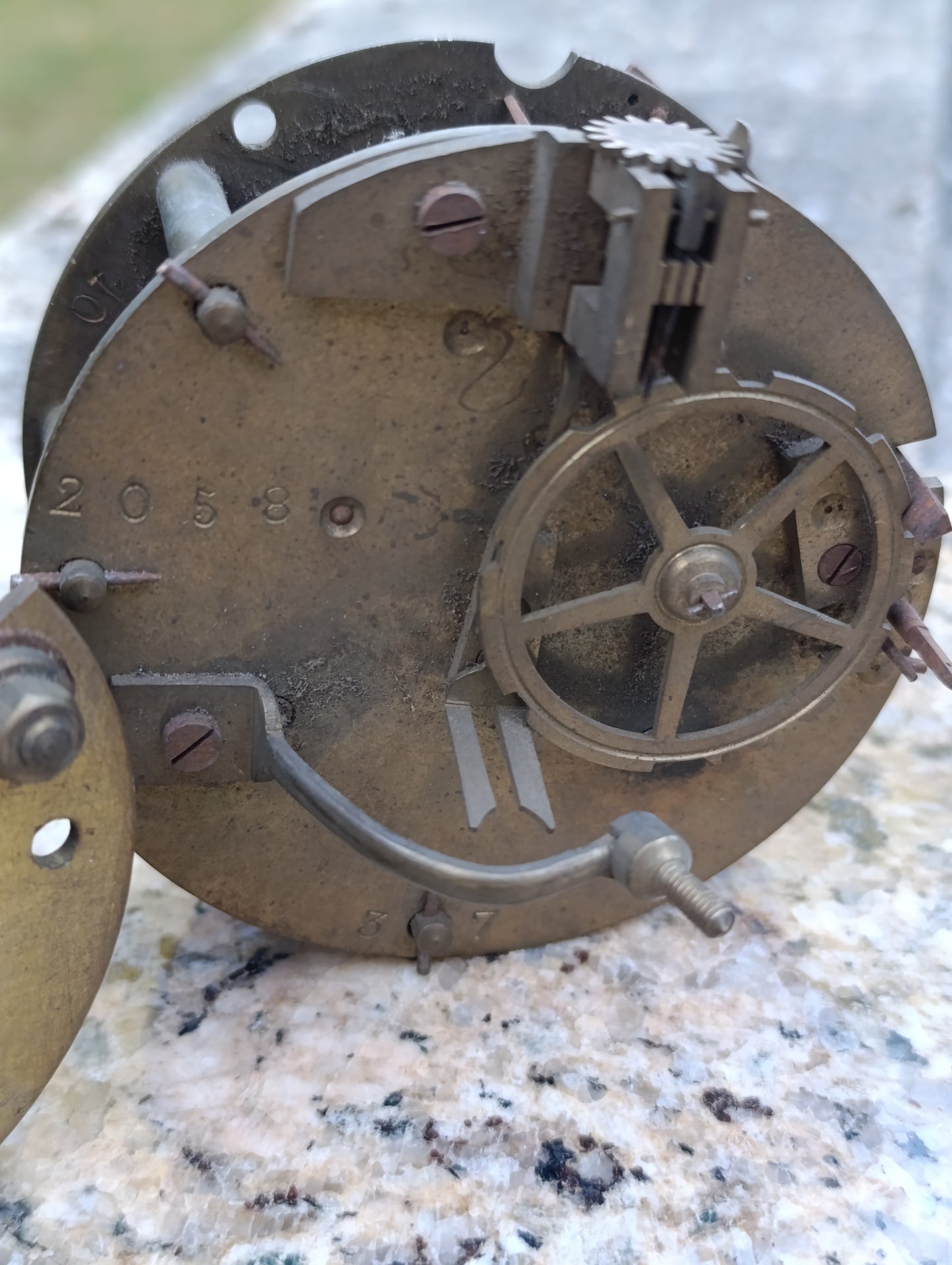Lot de 3 mouvements d'horloge ancienne à restaurer ou pour pièces