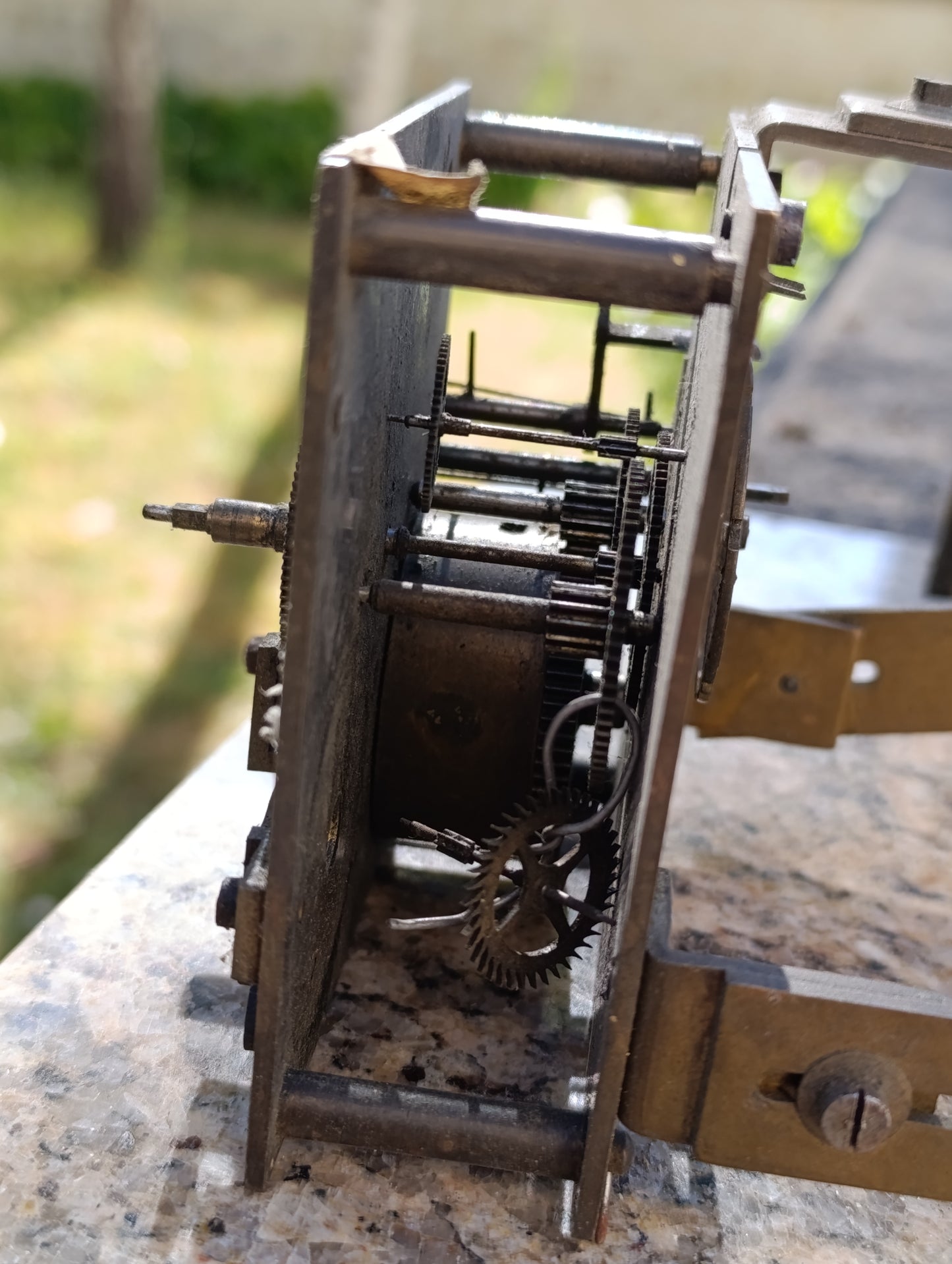 Lot de 2 mouvements d'horloge ancienne à restaurer ou pour pièces