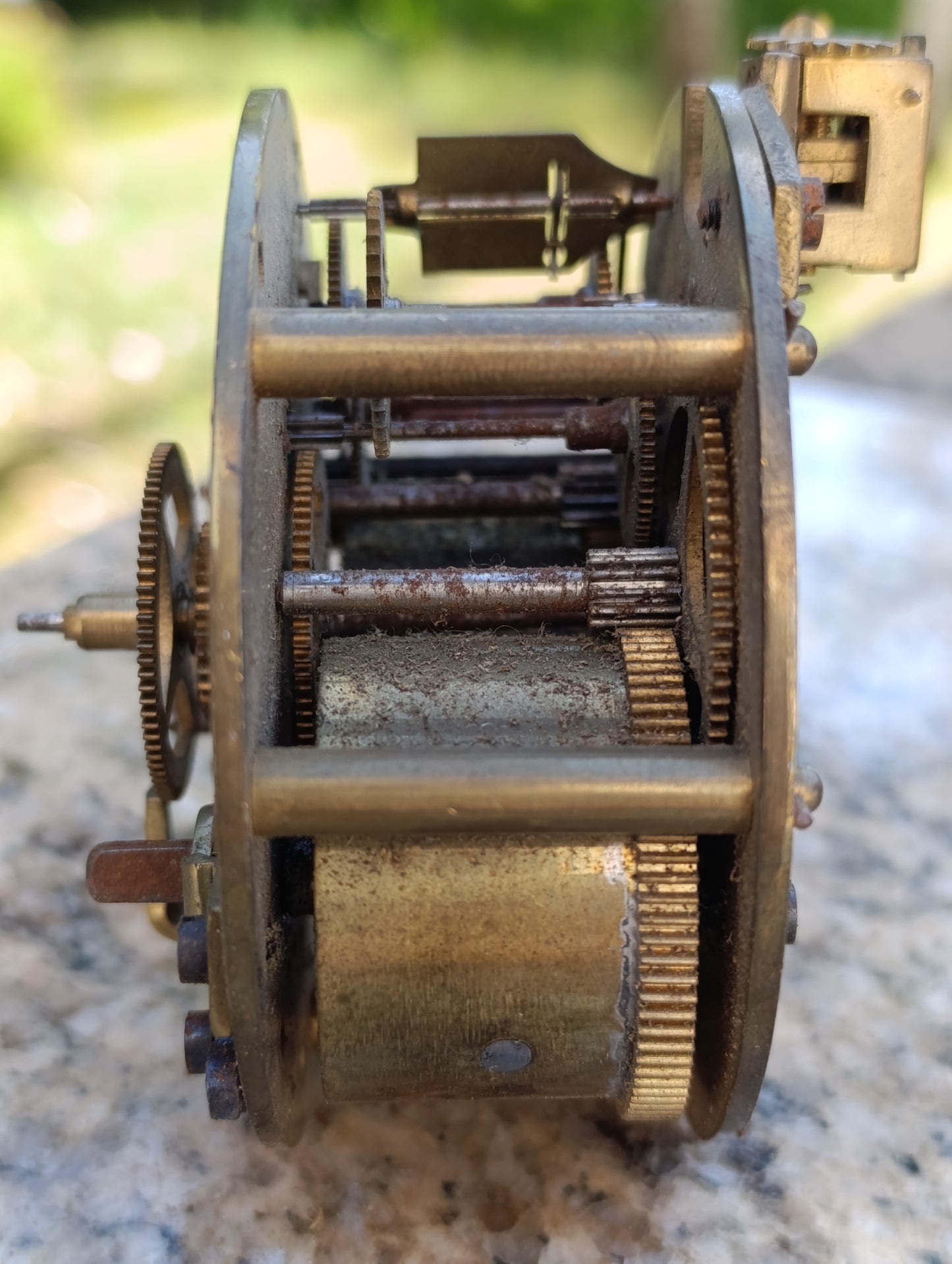 Mouvement d'horloge ancienne à sonnerie 2 barillets Ø 9,3 cm – pour restauration ou pièces