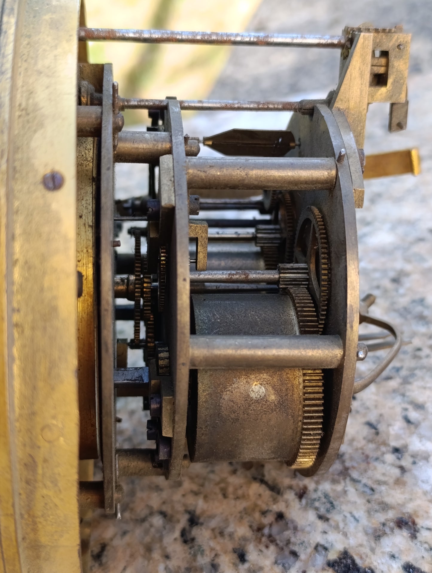 Mouvement d'horloge ancien avec cadran chiffres romains 15,5 cm – pour restauration ou pièces