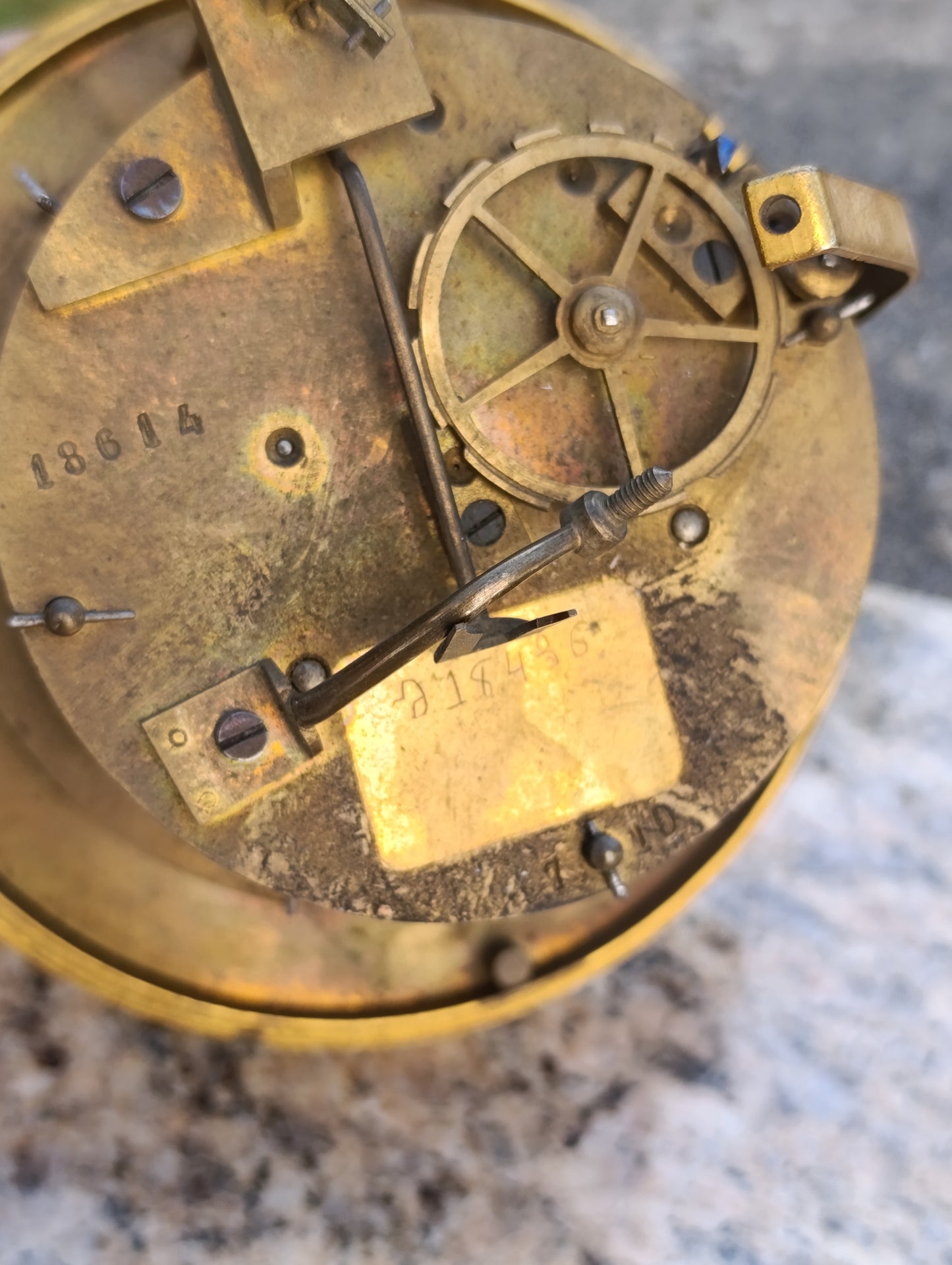 Mouvement d'horloge ancien avec cadran chiffres romains 15,5 cm – pour restauration ou pièces