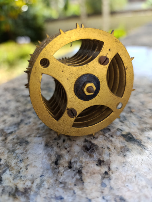 Barillet ancien d'horloge mécanique en laiton – Ø 6,5 cm – pièce détachée