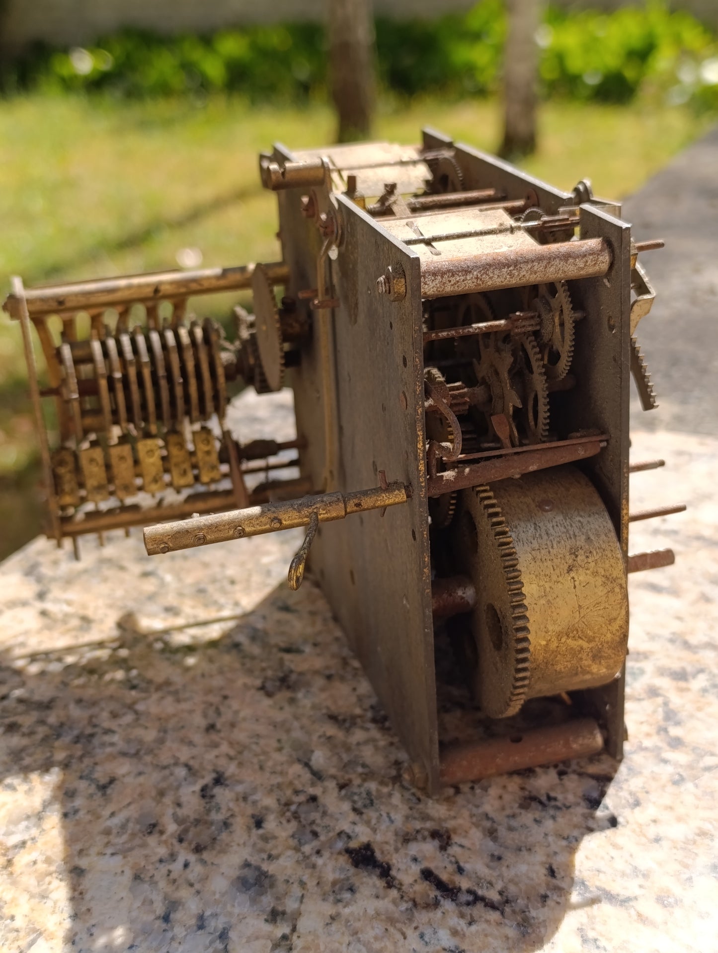 Mouvement d’horloge ancien FISCO à carillon – mécanisme mécanique – pièce détachée à restaurer
