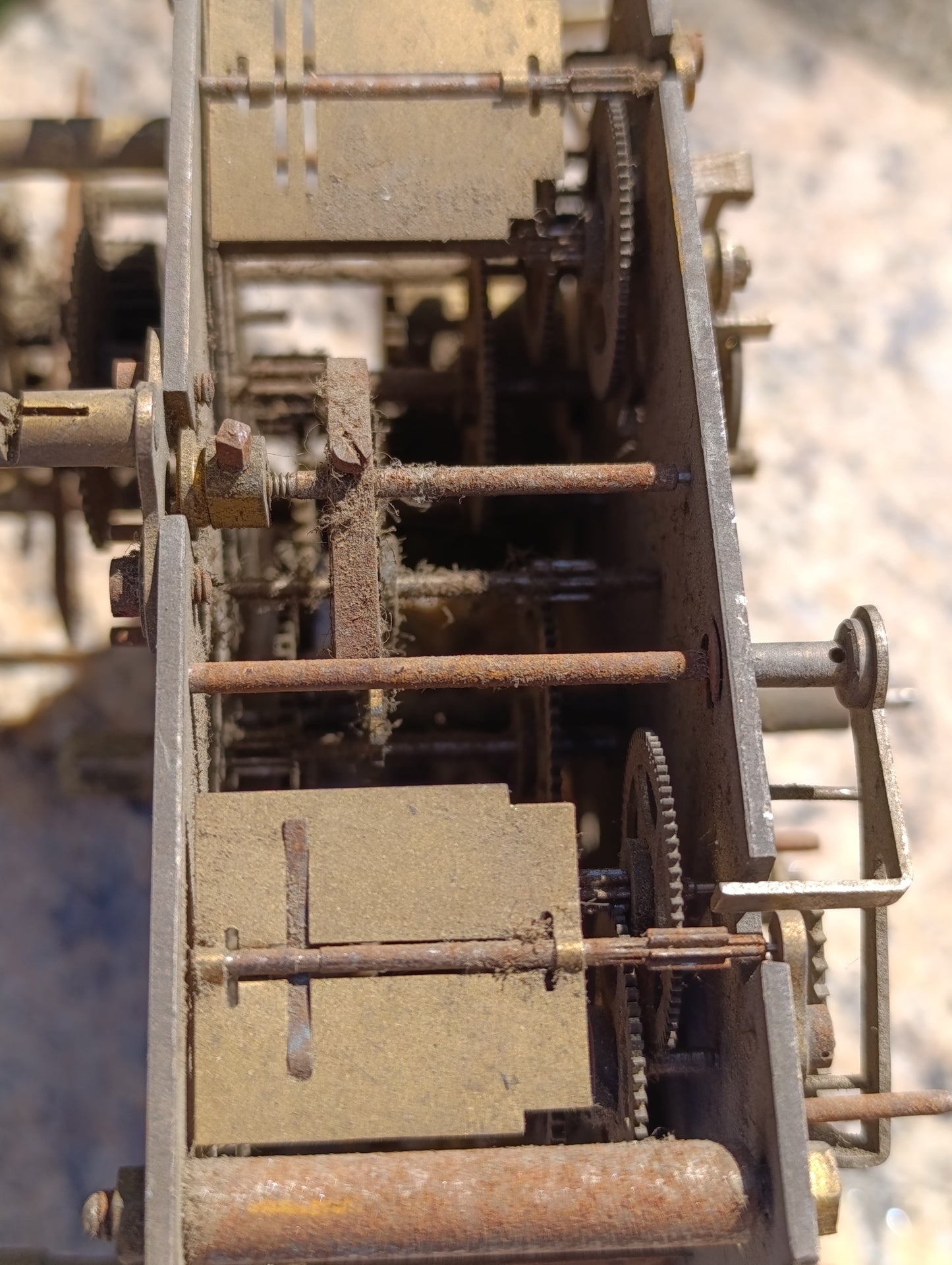 Mouvement d’horloge ancien FISCO à carillon – mécanisme mécanique – pièce détachée à restaurer