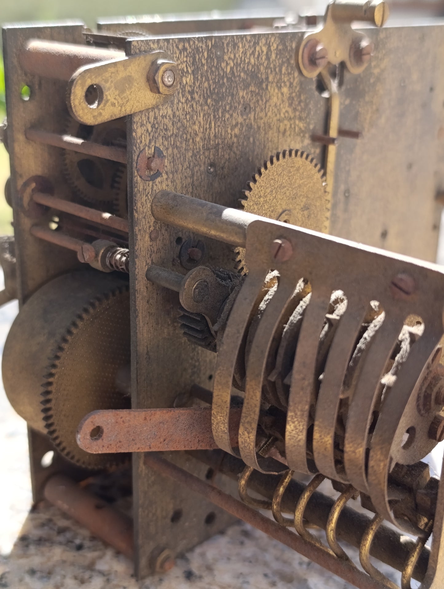Mouvement d’horloge ancien FISCO à carillon – mécanisme mécanique – pièce détachée à restaurer