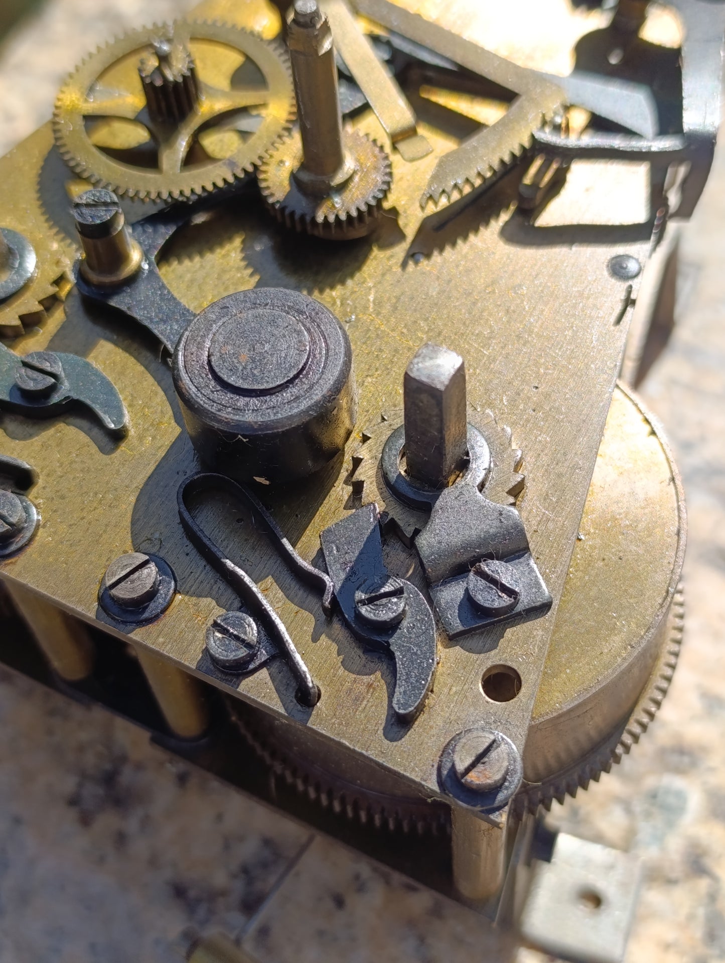 Mouvement d’horloge ancien ODO – fabrication française – pièce détachée