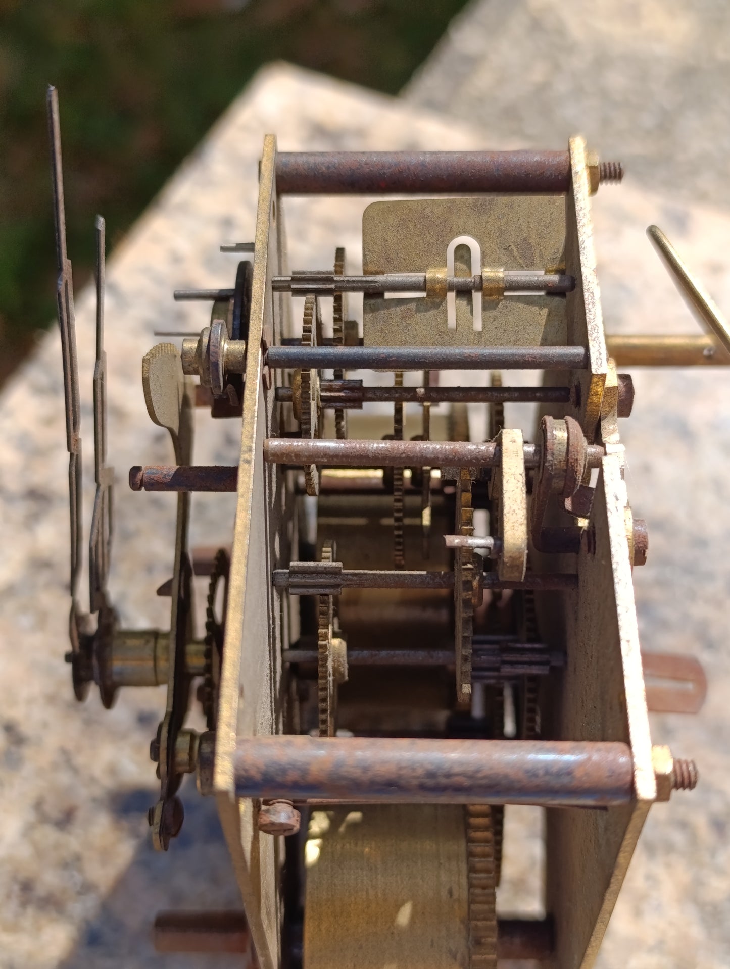Mouvement d’horloge ancien ODO Made in France 2 trains – avec aiguilles – pièce détachée